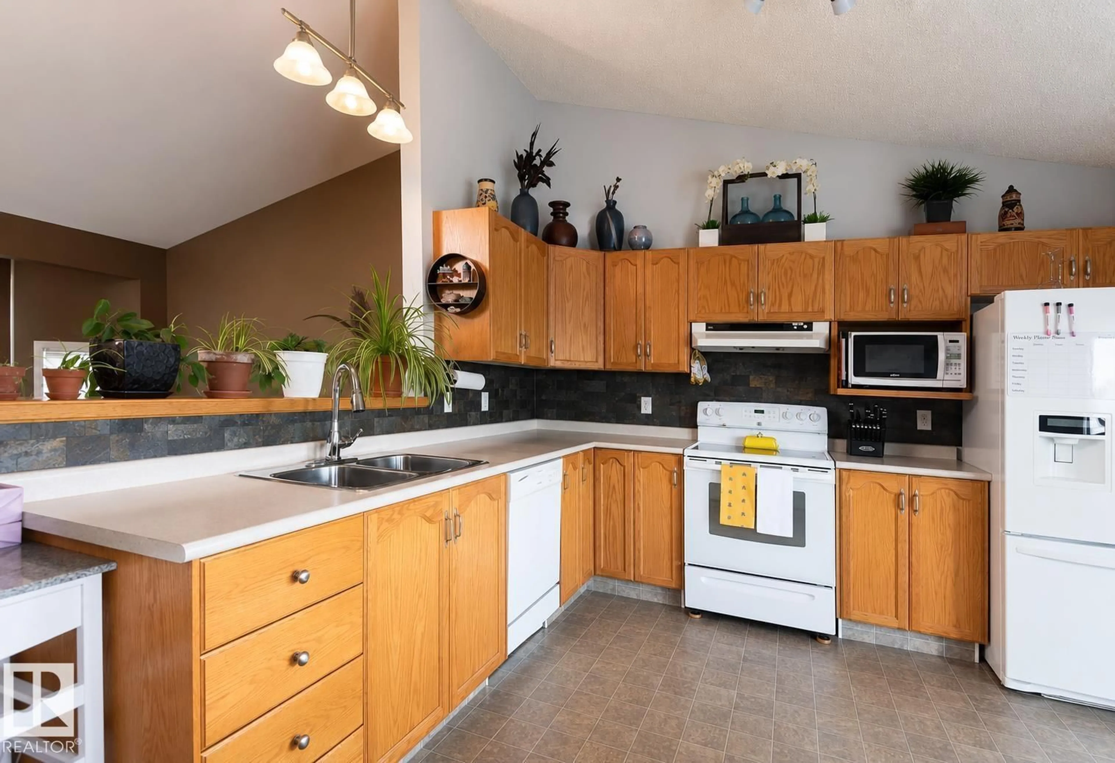 Standard kitchen, unknown for 4804 45 ST, Cold Lake Alberta T9M1N7