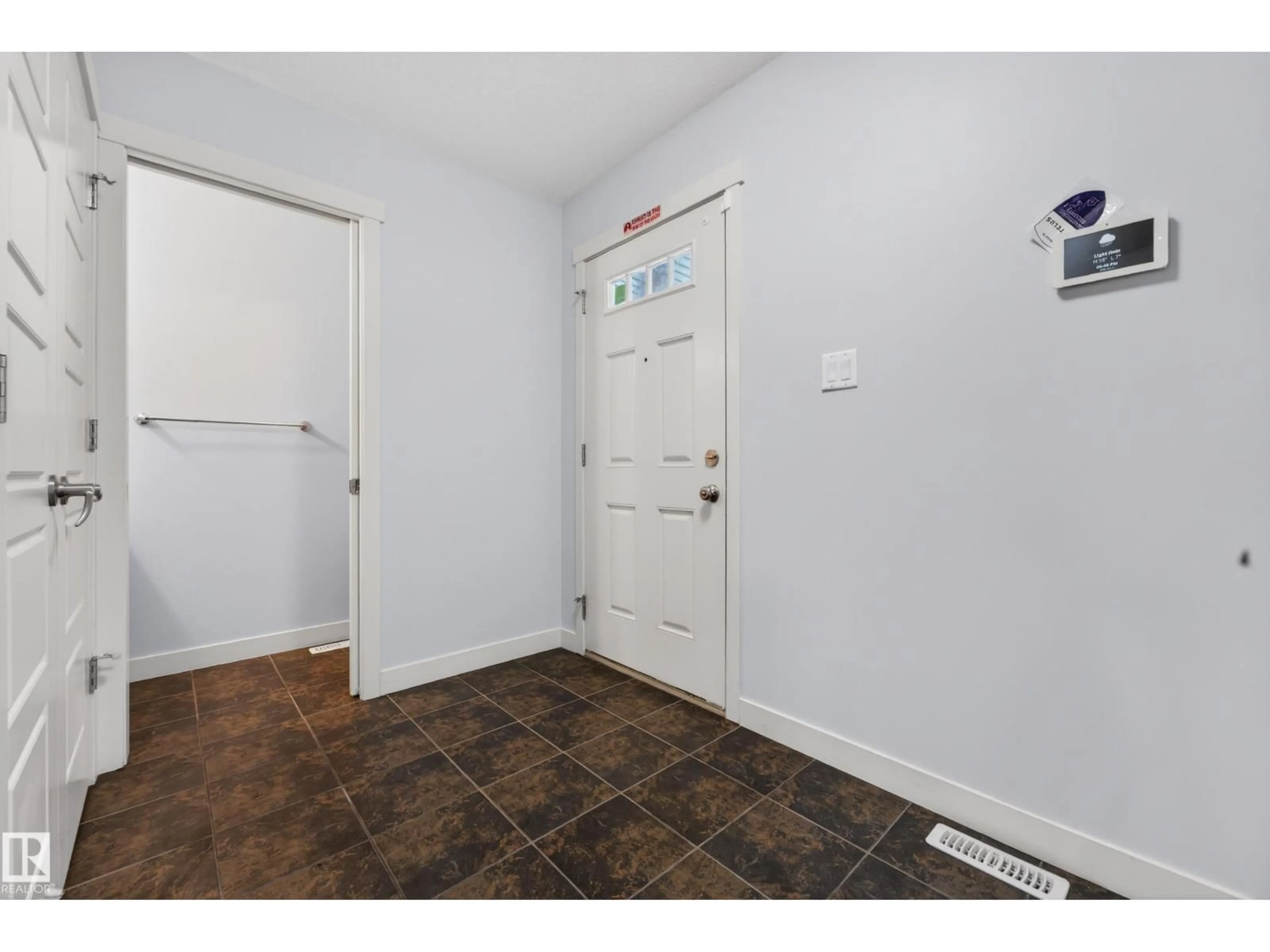 Indoor entryway for SW - 5244 1A AV, Edmonton Alberta T6X0X1