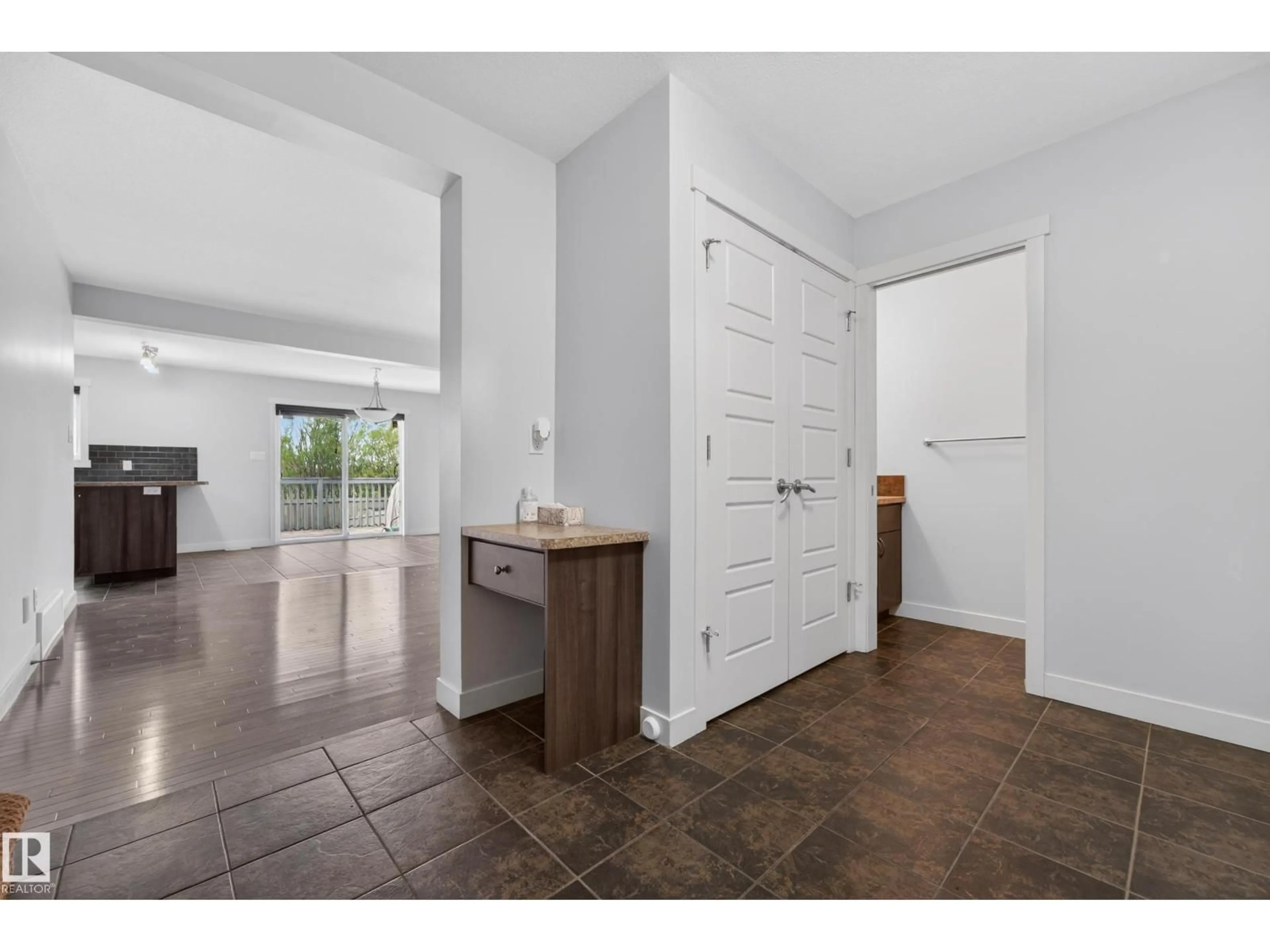 Indoor entryway for SW - 5244 1A AV, Edmonton Alberta T6X0X1
