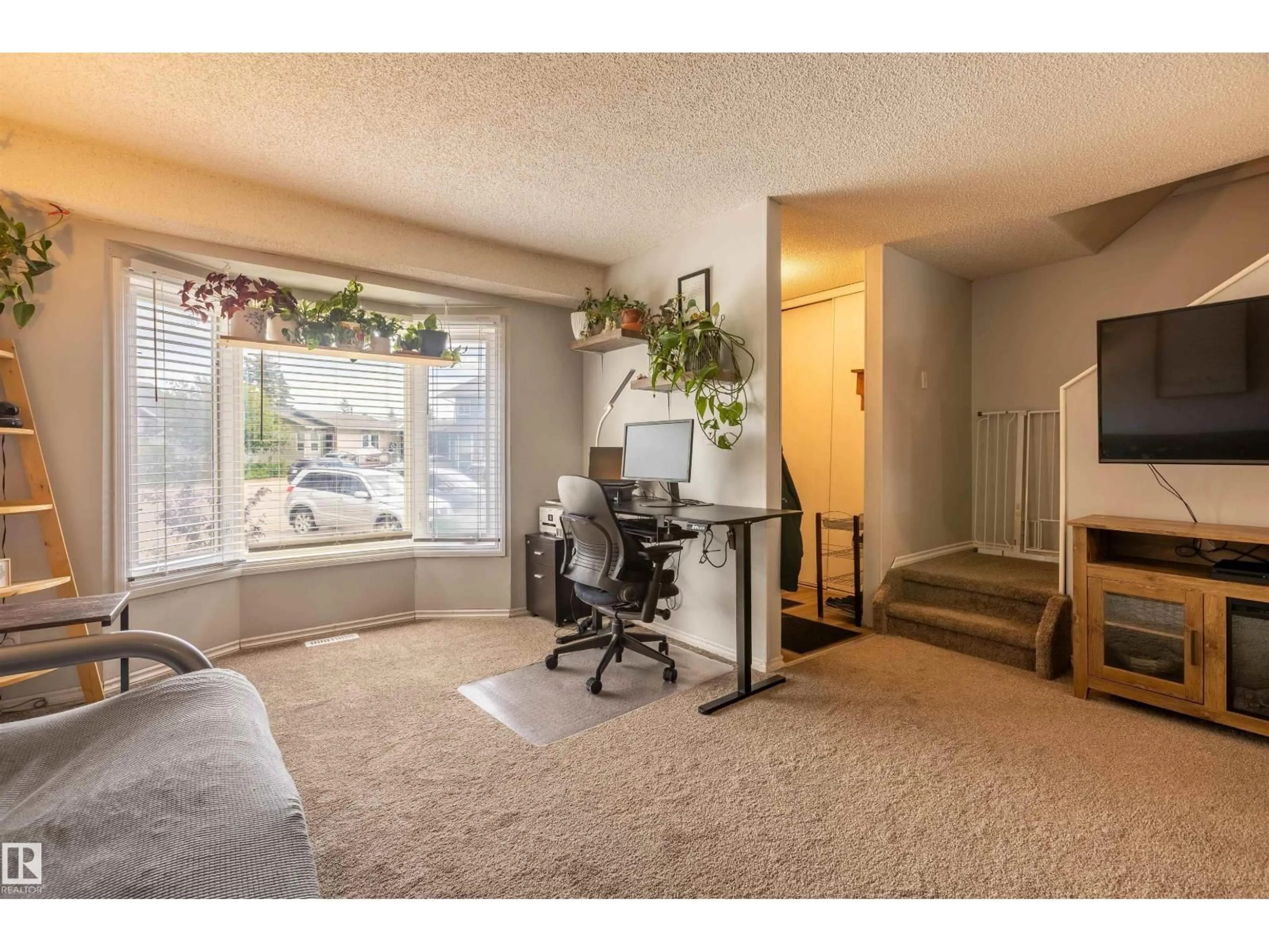 Unknown for 10722 98 AV, Morinville Alberta T8R1E5