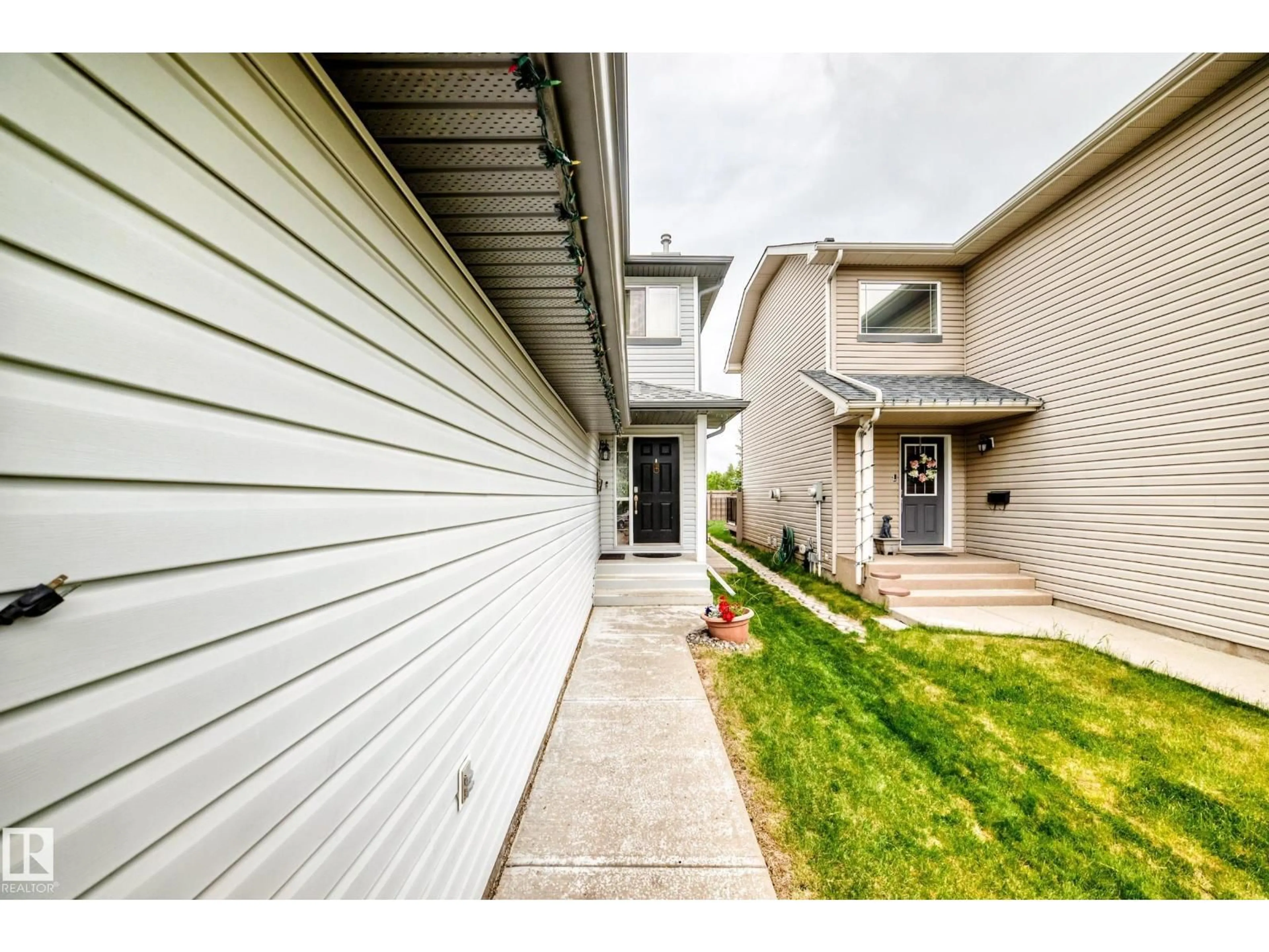 Unknown for 11240 167B AV, Edmonton Alberta T5X6J6