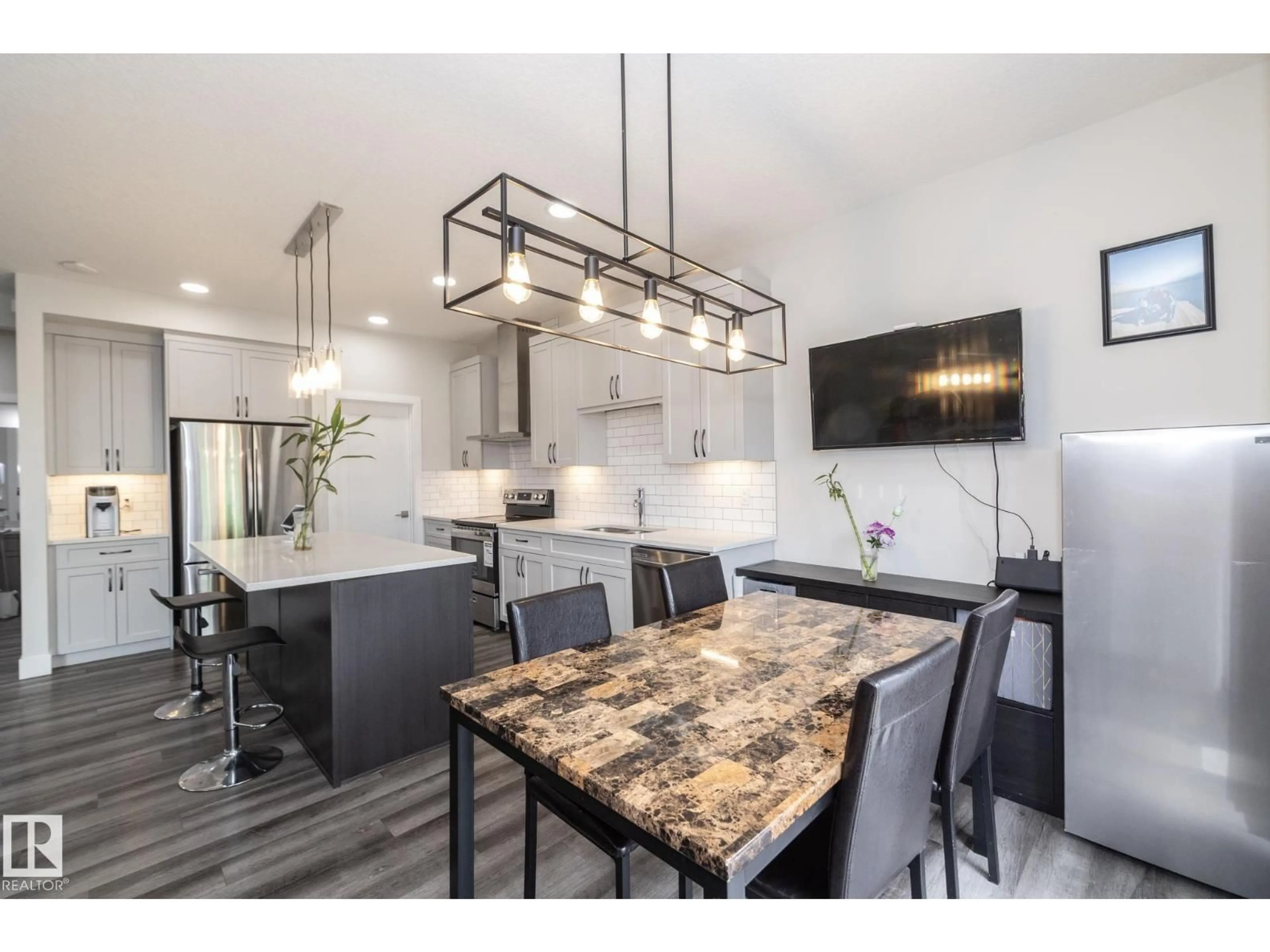 Open concept kitchen, wood/laminate floor for NW - 18123 89 ST, Edmonton Alberta T5Z0S8
