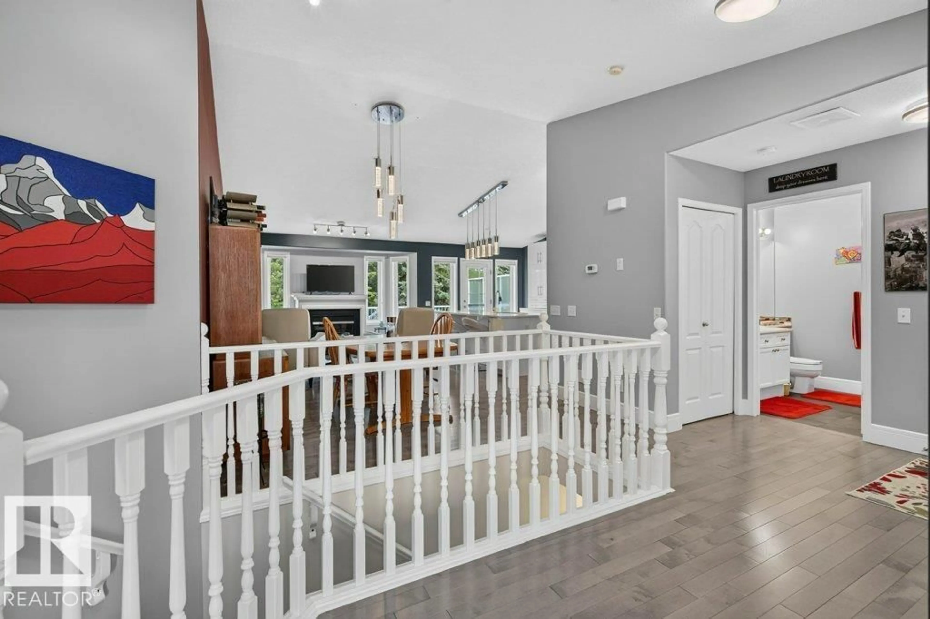 Indoor foyer for 9 - 23 DECHENE RD, Edmonton Alberta T6M2V1