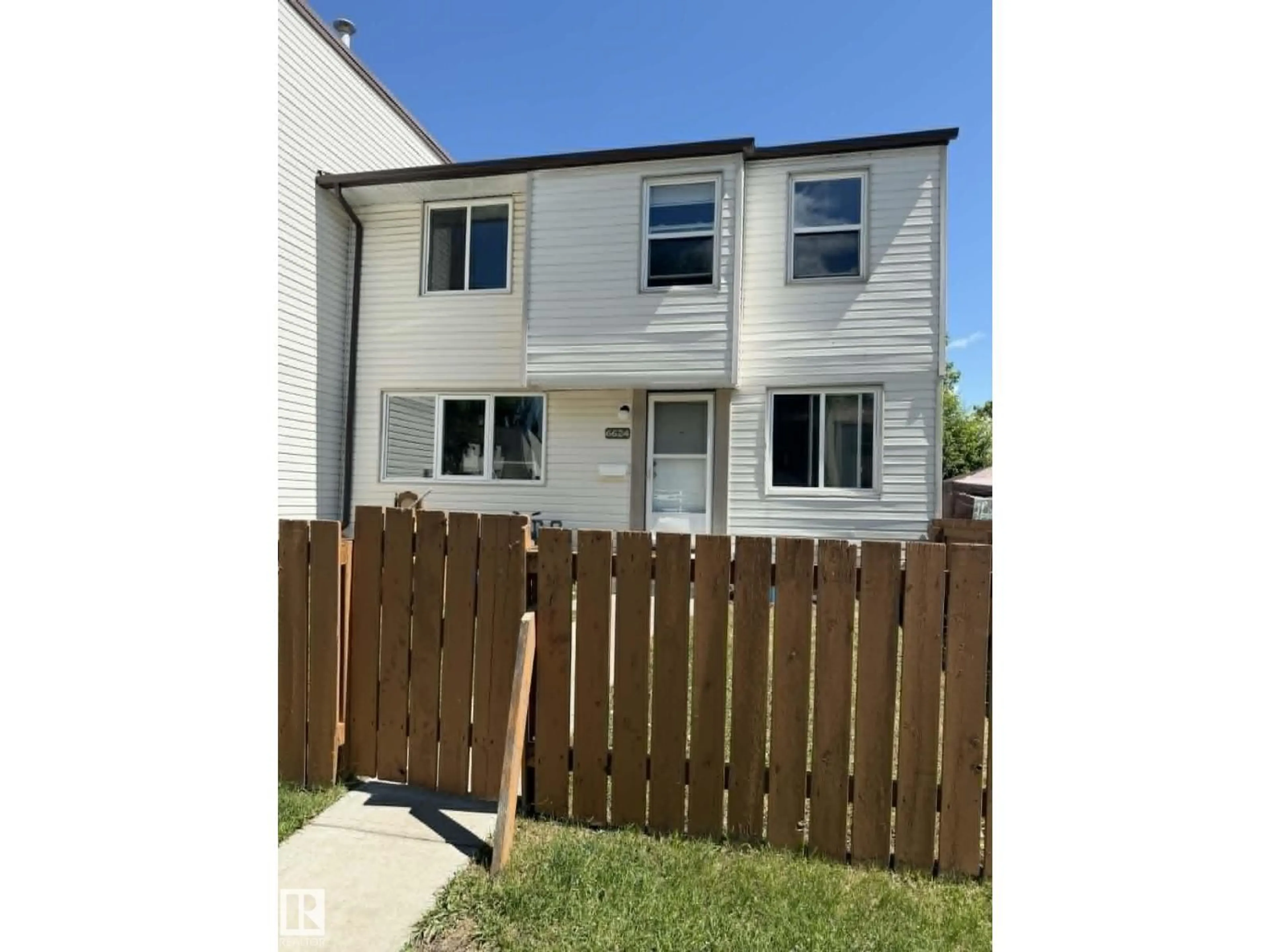 A pic from outside/outdoor area/front of a property/back of a property/a pic from drone, street for 6624 178 ST NW, Edmonton Alberta T5T2A2