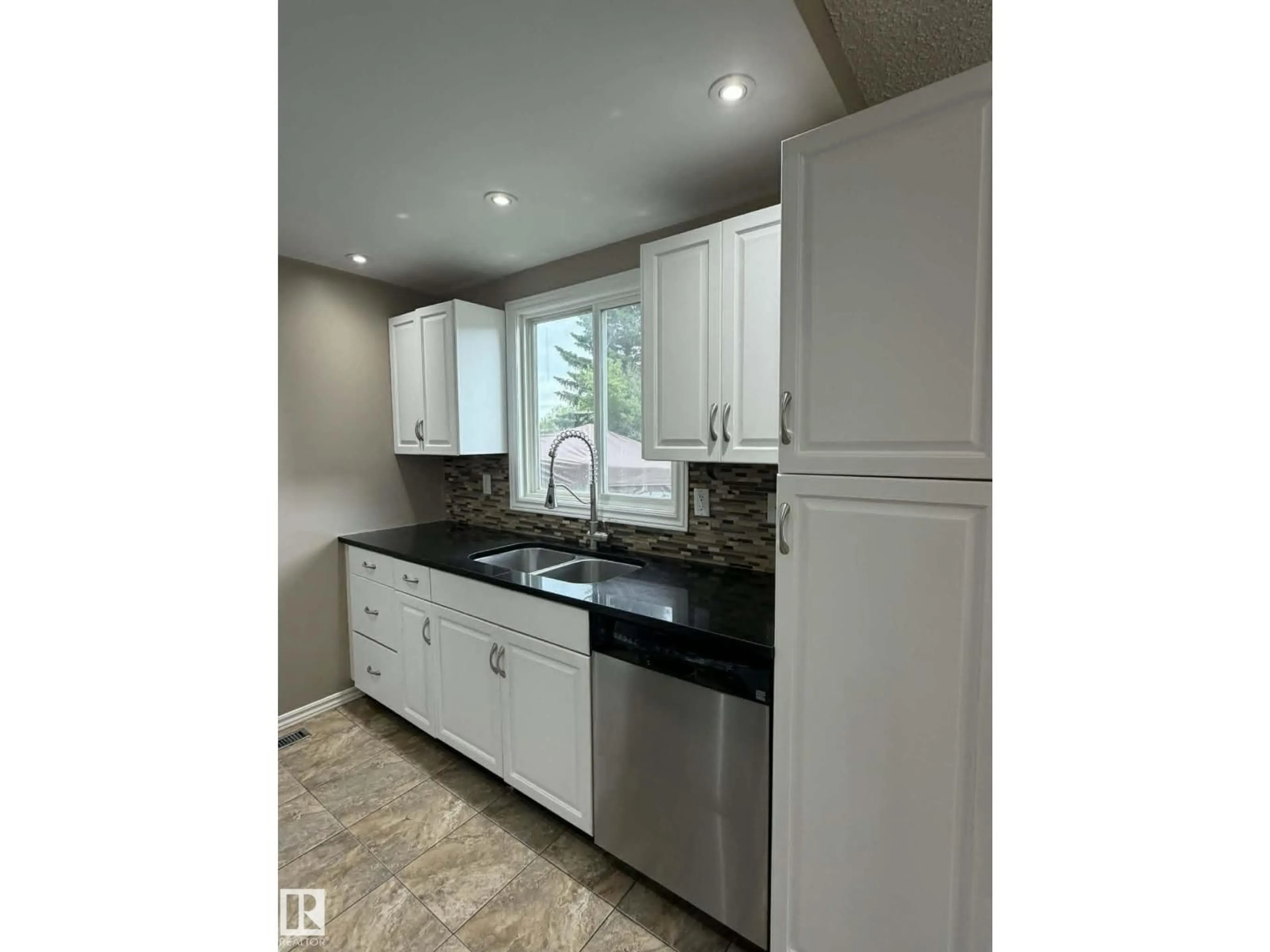 Unknown for 6624 178 ST NW, Edmonton Alberta T5T2A2