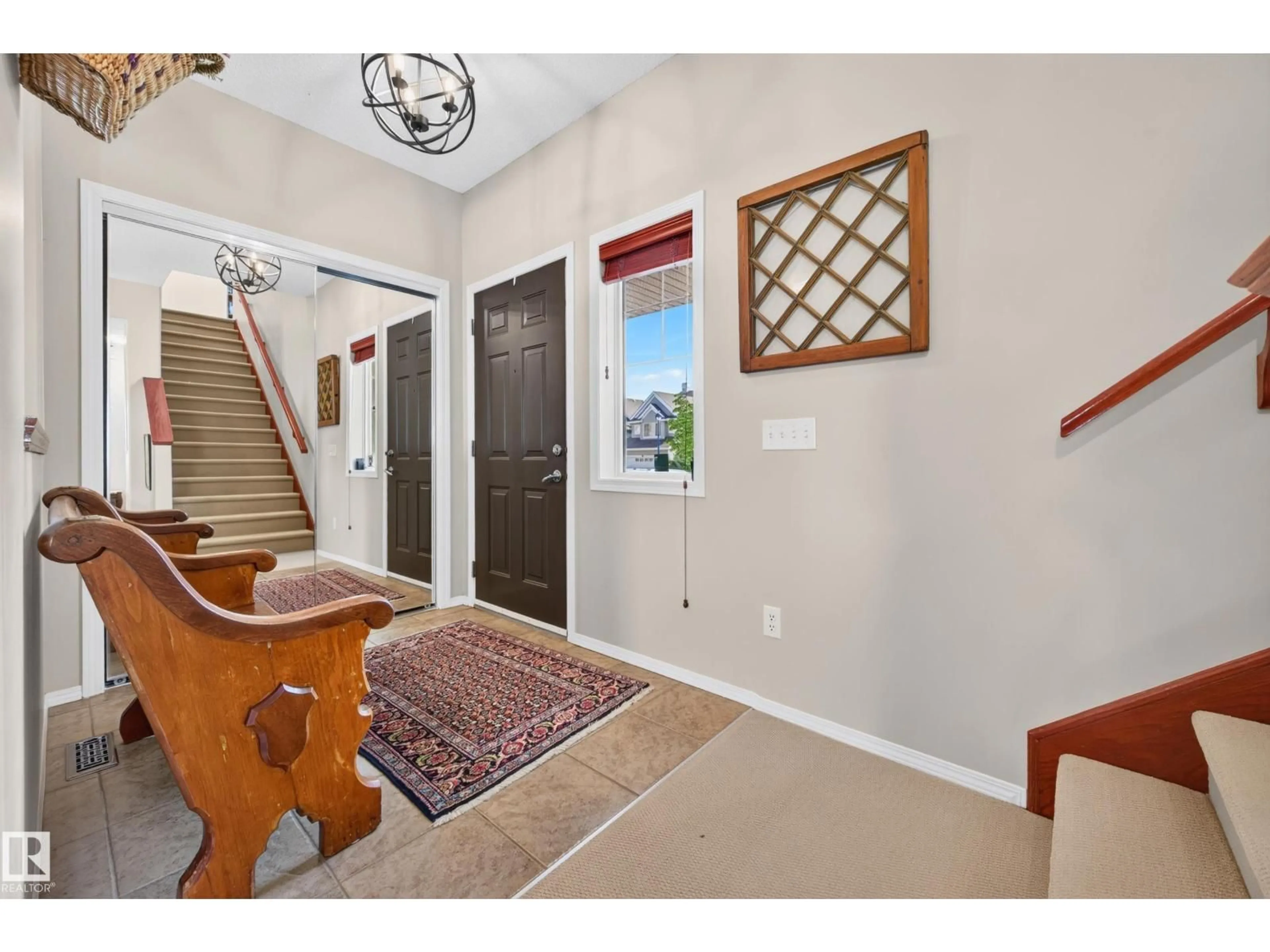 Indoor entryway for 1310 82 ST, Edmonton Alberta T6X0A6