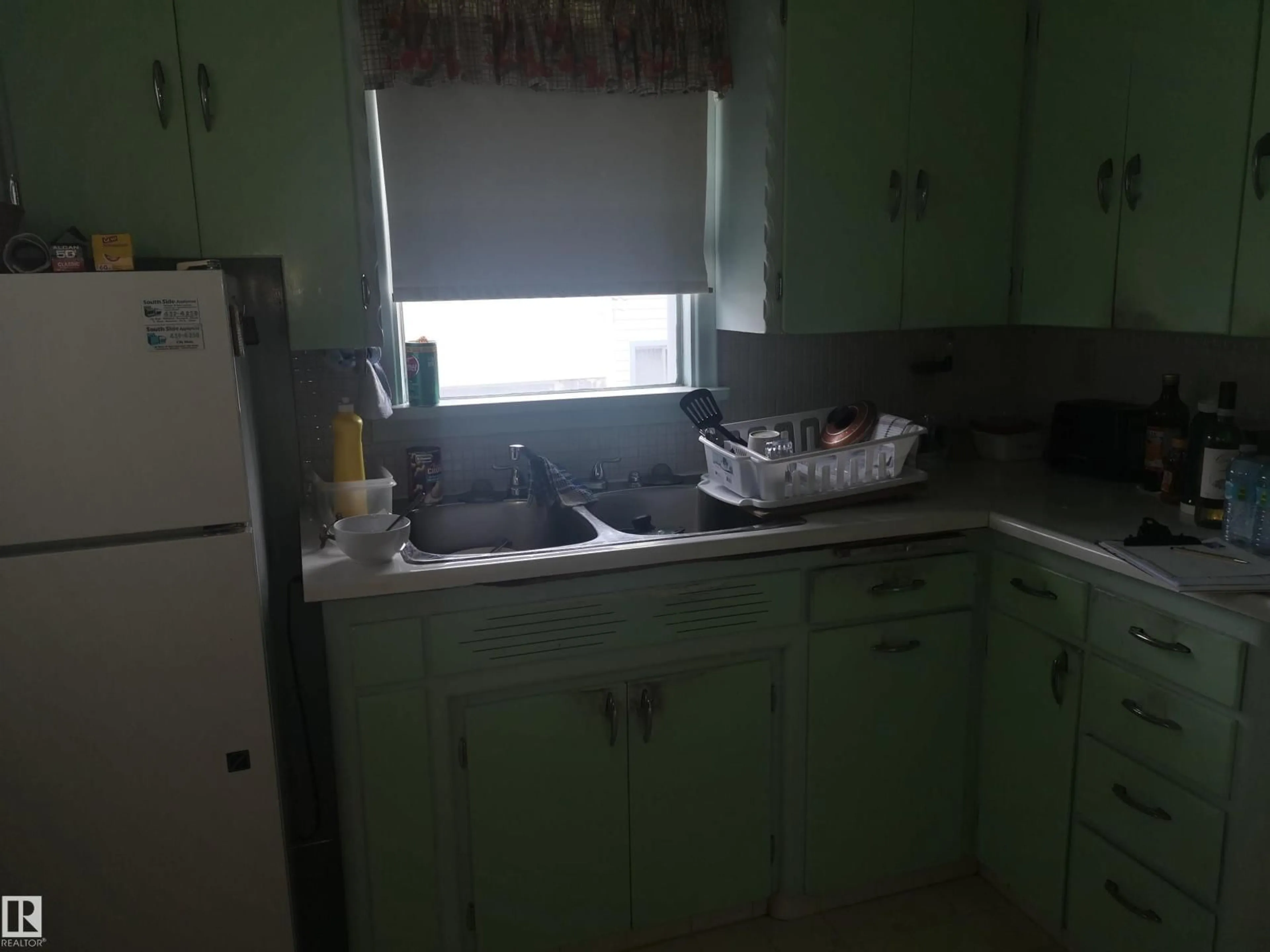 Standard kitchen, unknown for NW - 8751 76 AV, Edmonton Alberta T6C0J4