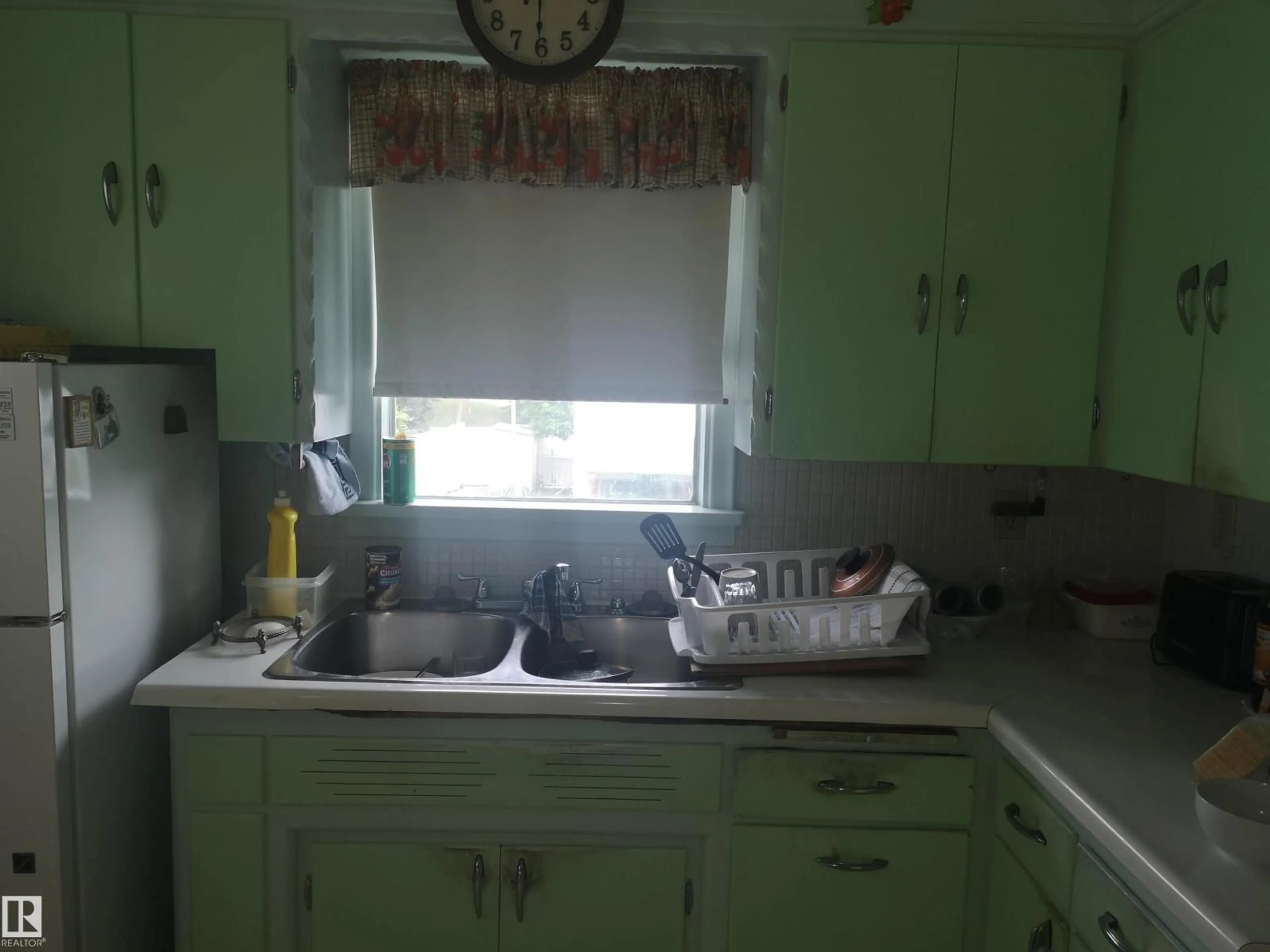Standard kitchen, unknown for NW - 8751 76 AV, Edmonton Alberta T6C0J4