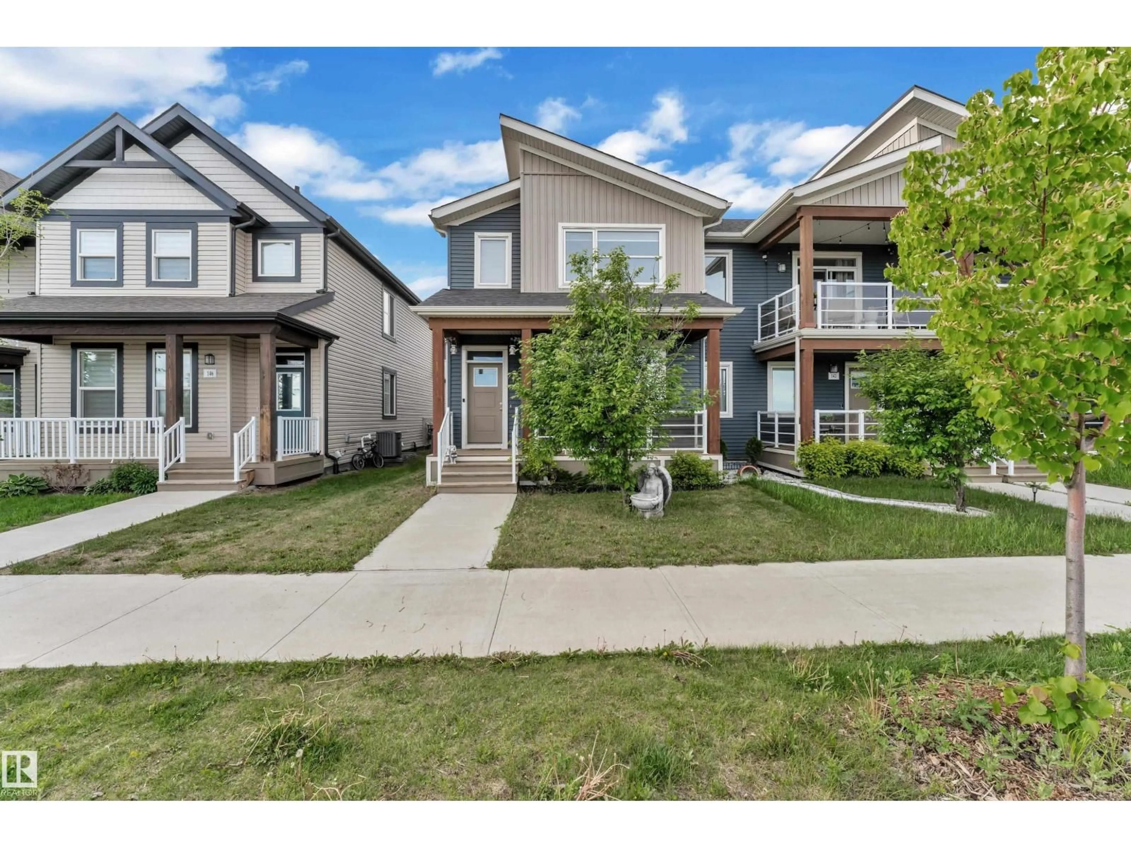 A pic from outside/outdoor area/front of a property/back of a property/a pic from drone, street for 144 SUNWAPTA WY, Edmonton Alberta T6M1L6