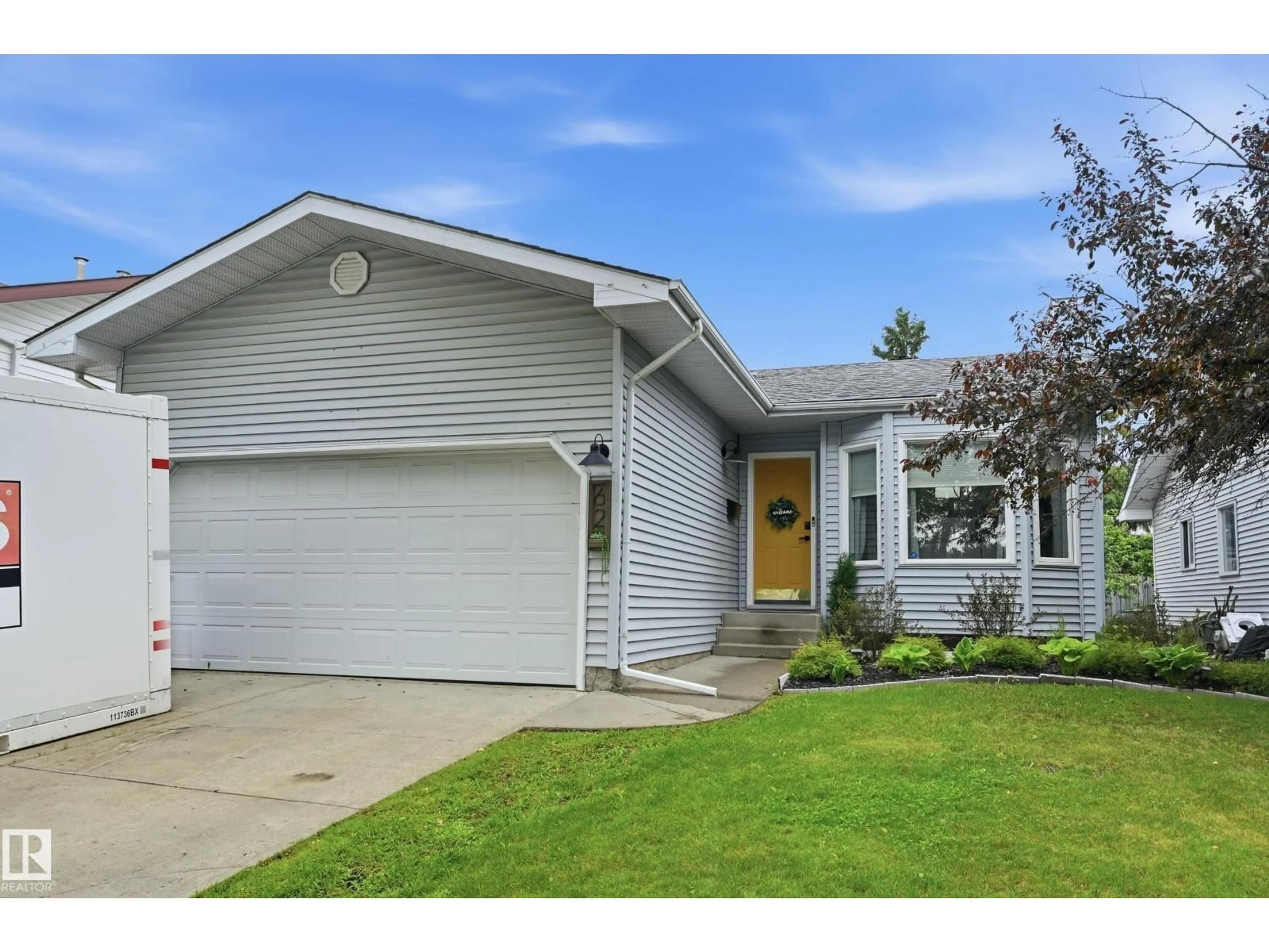 Home with vinyl exterior material, street for 62 ALDERWOOD BV, St. Albert Alberta T8N3Z6
