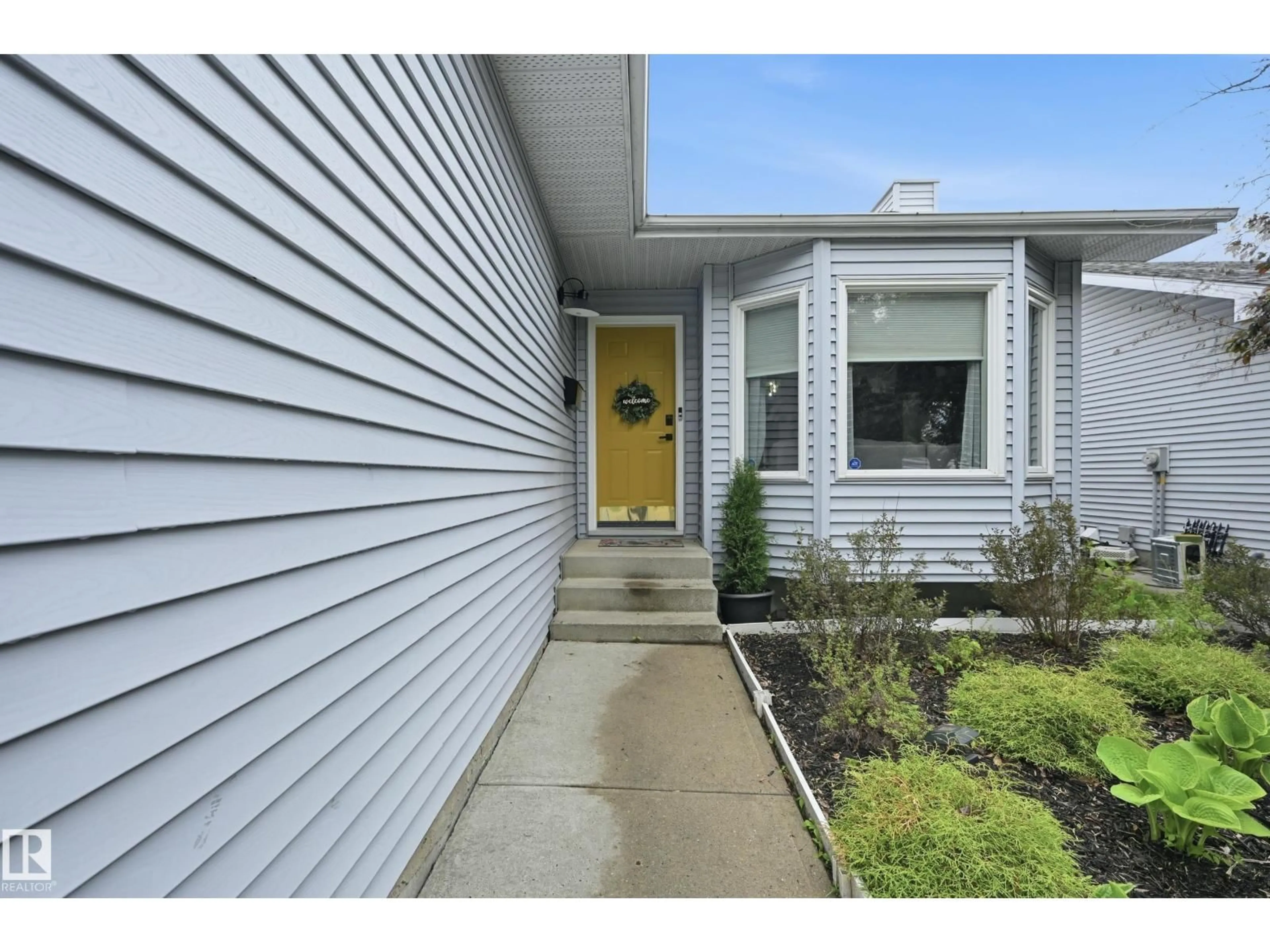 Home with vinyl exterior material, street for 62 ALDERWOOD BV, St. Albert Alberta T8N3Z6