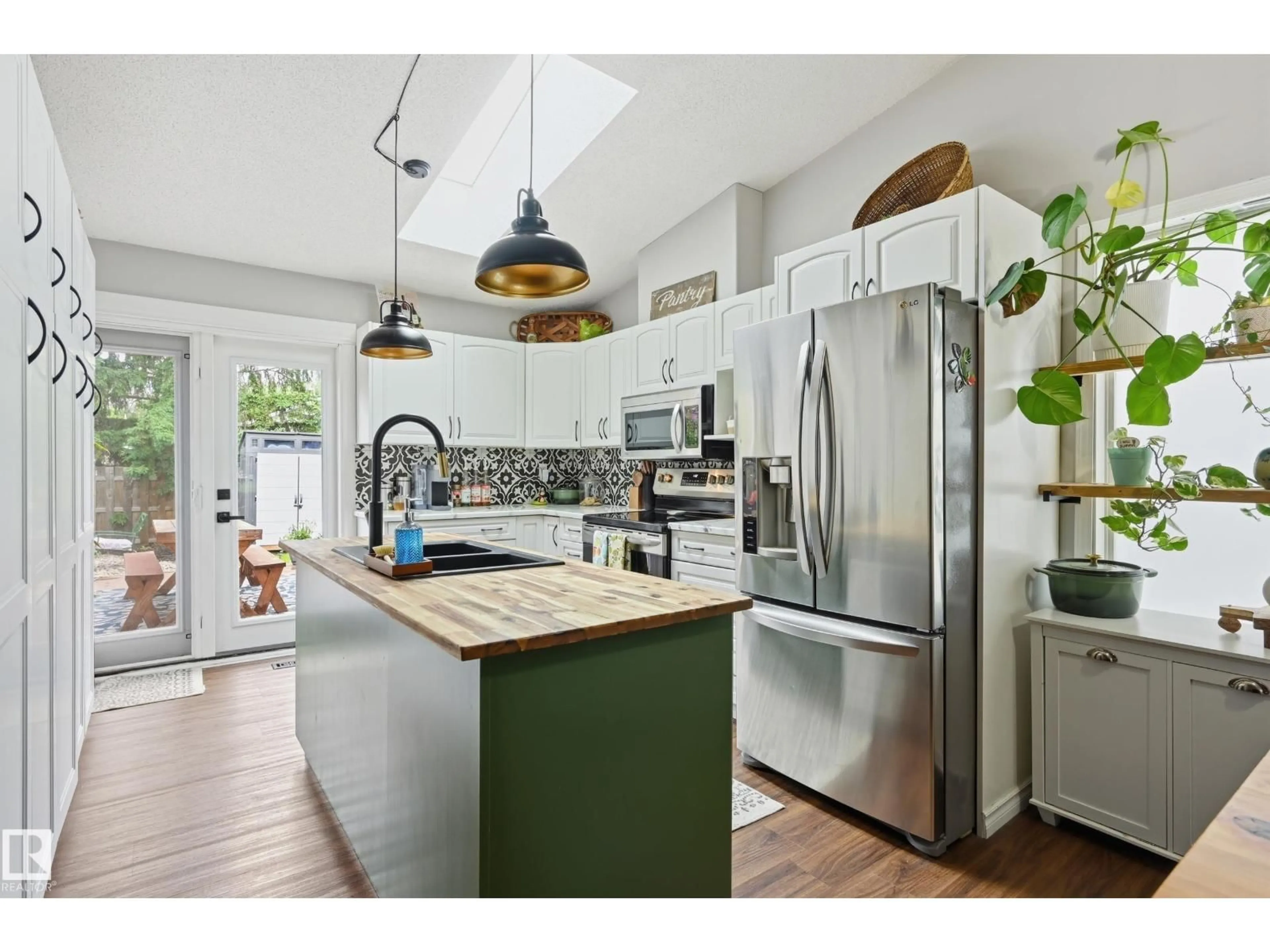 Open concept kitchen, unknown for 62 ALDERWOOD BV, St. Albert Alberta T8N3Z6