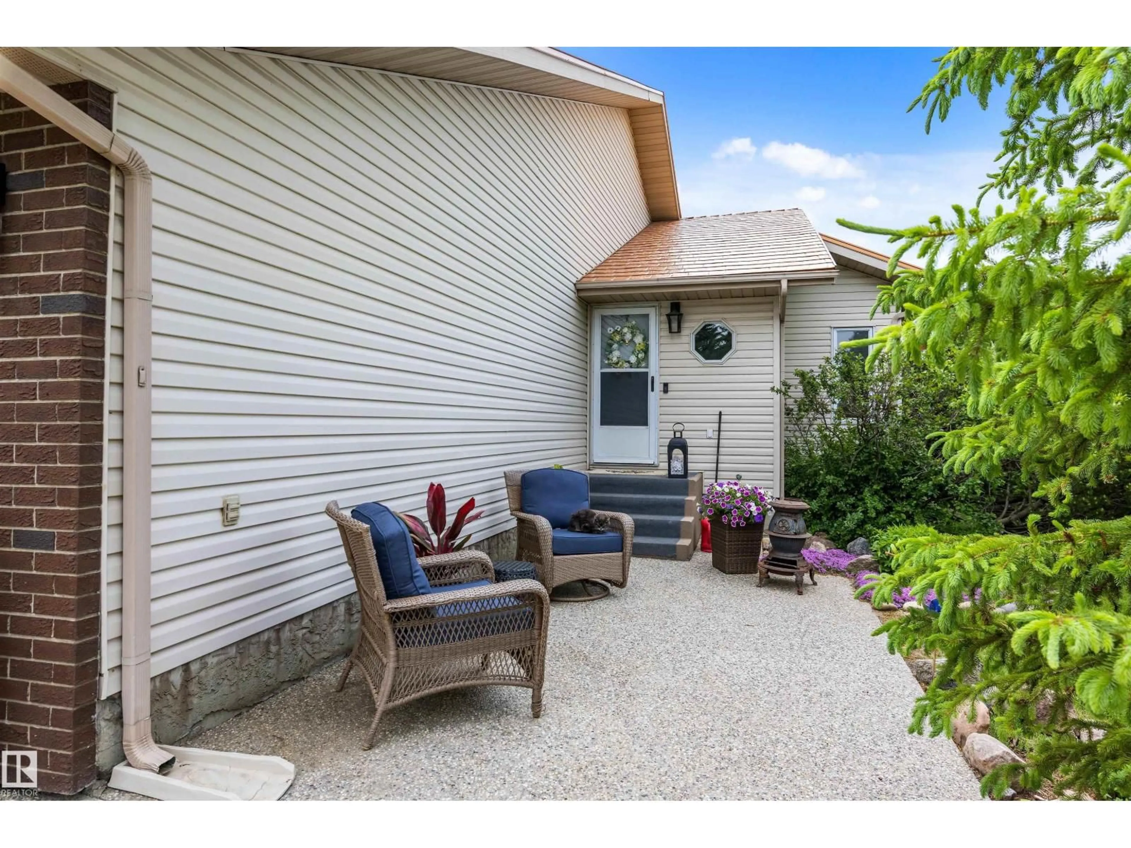 Patio, unknown for 55521 RGE ROAD 233, Rural Sturgeon County Alberta T0A1N1