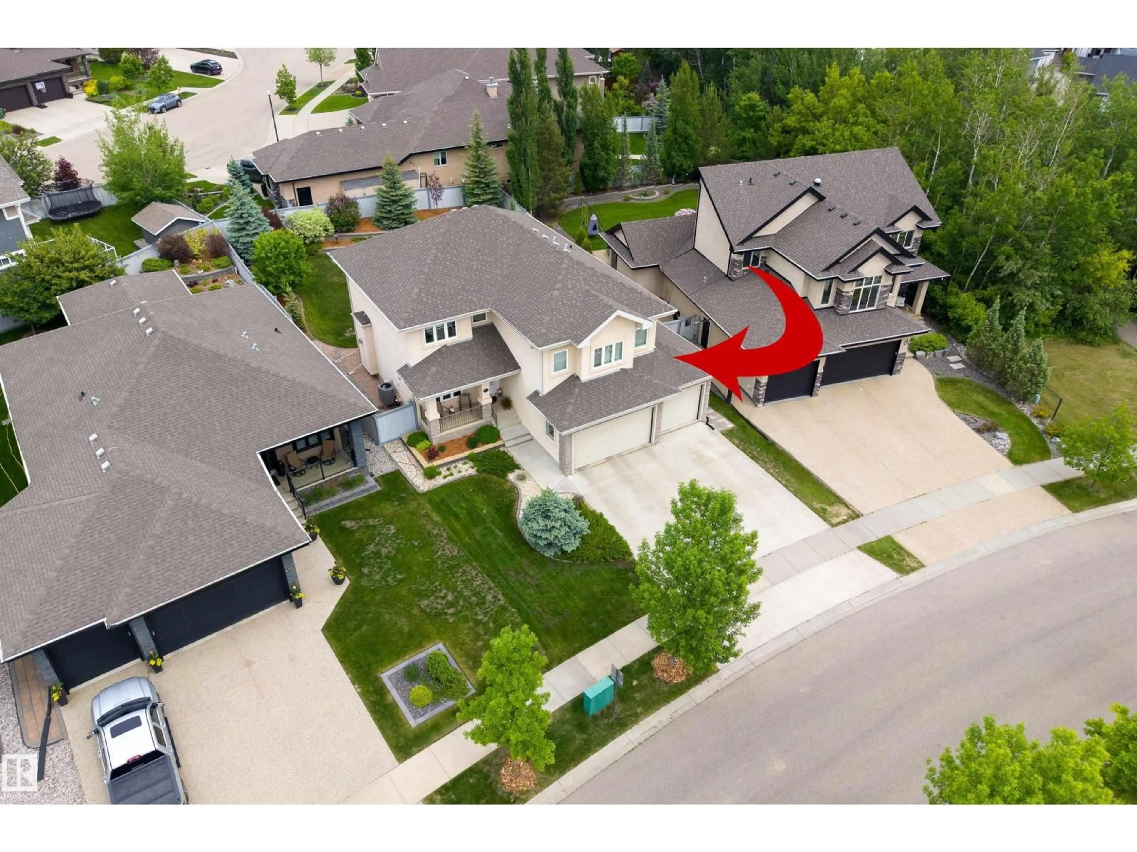A pic from outside/outdoor area/front of a property/back of a property/a pic from drone, street for 6 LACHANCE DR, St. Albert Alberta T8N4G8