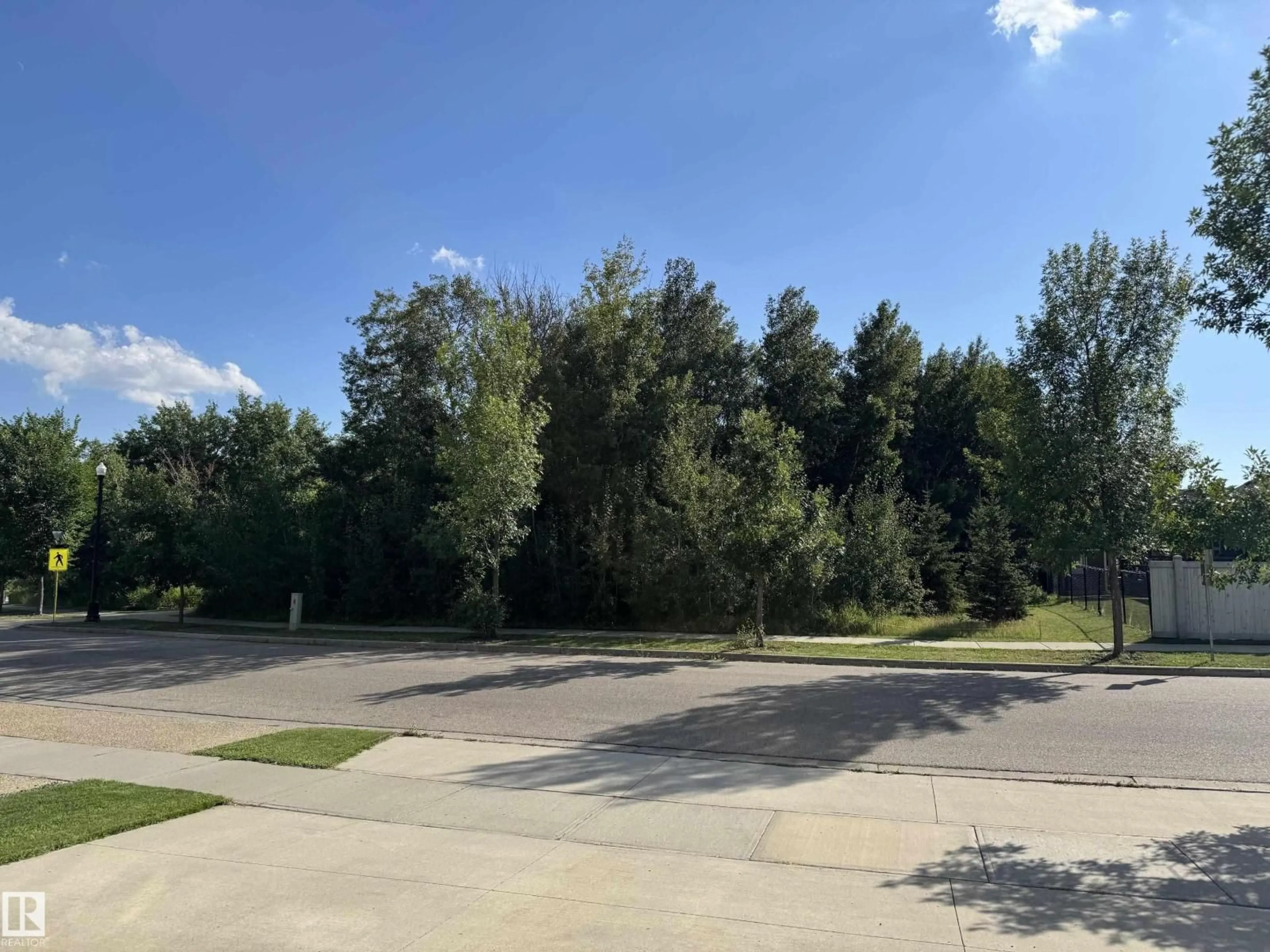 A pic from outside/outdoor area/front of a property/back of a property/a pic from drone, unknown for 6 LACHANCE DR, St. Albert Alberta T8N4G8