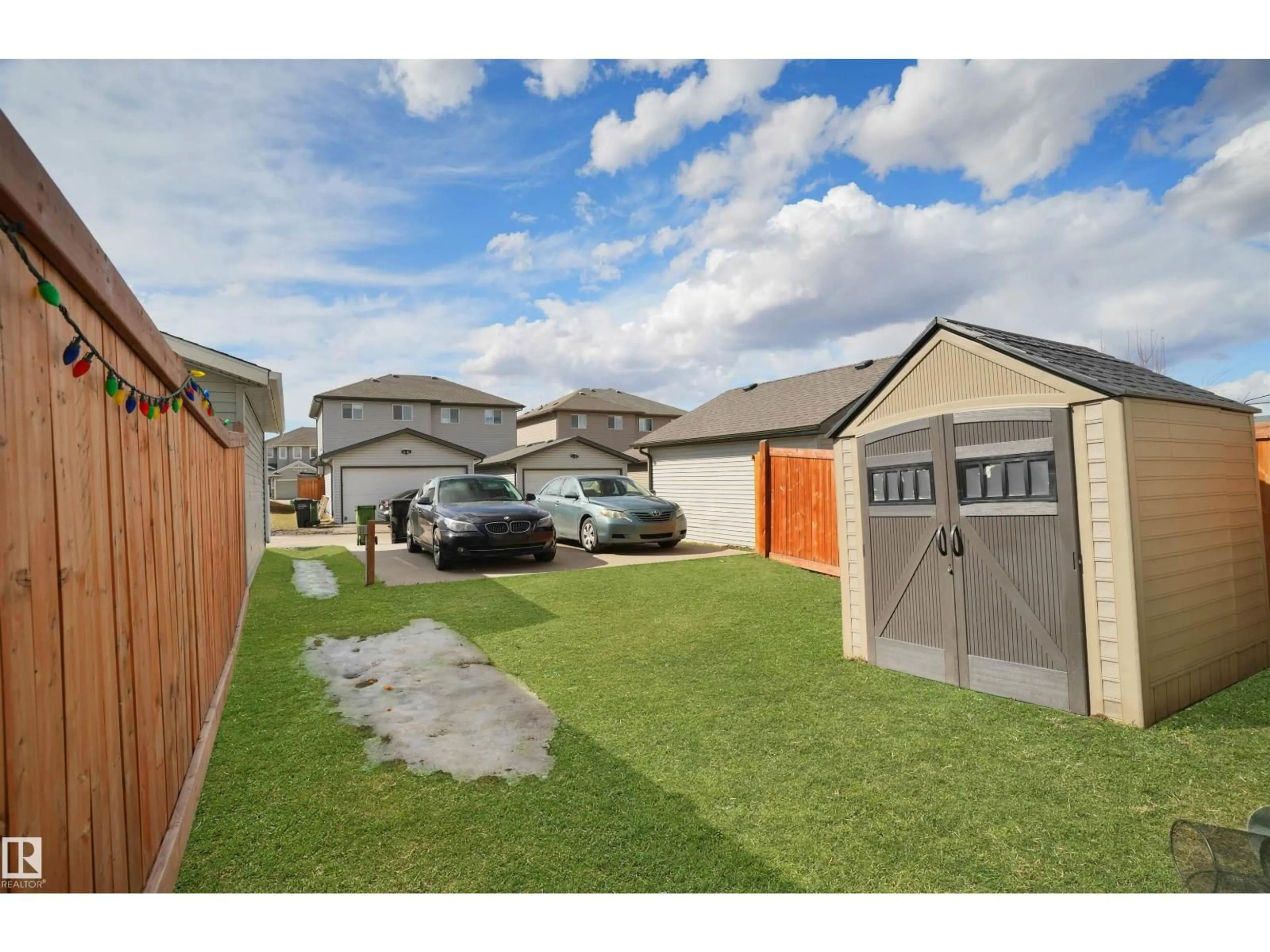 A pic from outside/outdoor area/front of a property/back of a property/a pic from drone, street for NW - 1442 33A ST, Edmonton Alberta T6T0V3