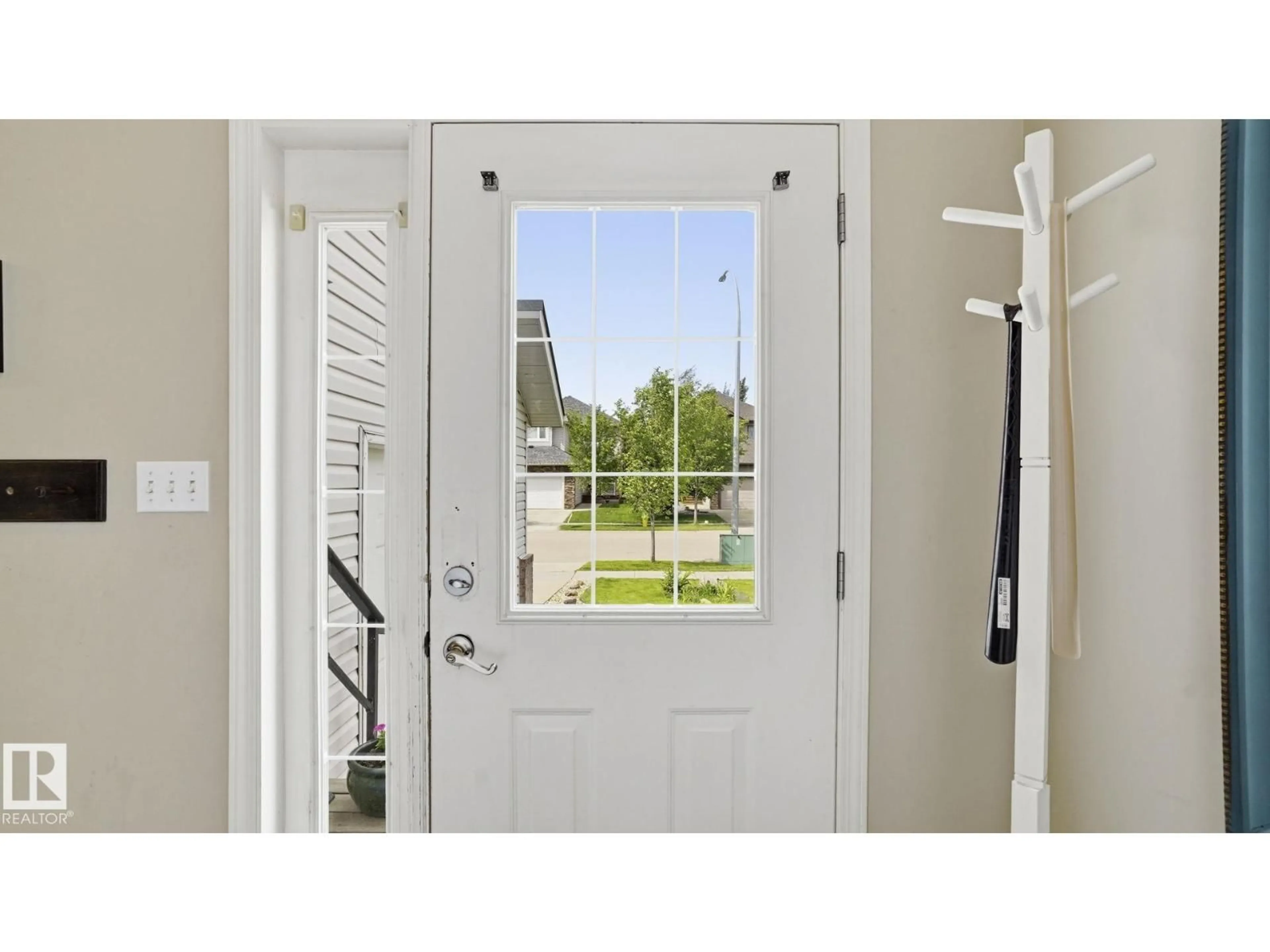 Indoor entryway for 6105 52 AV, Beaumont Alberta T4X1V5