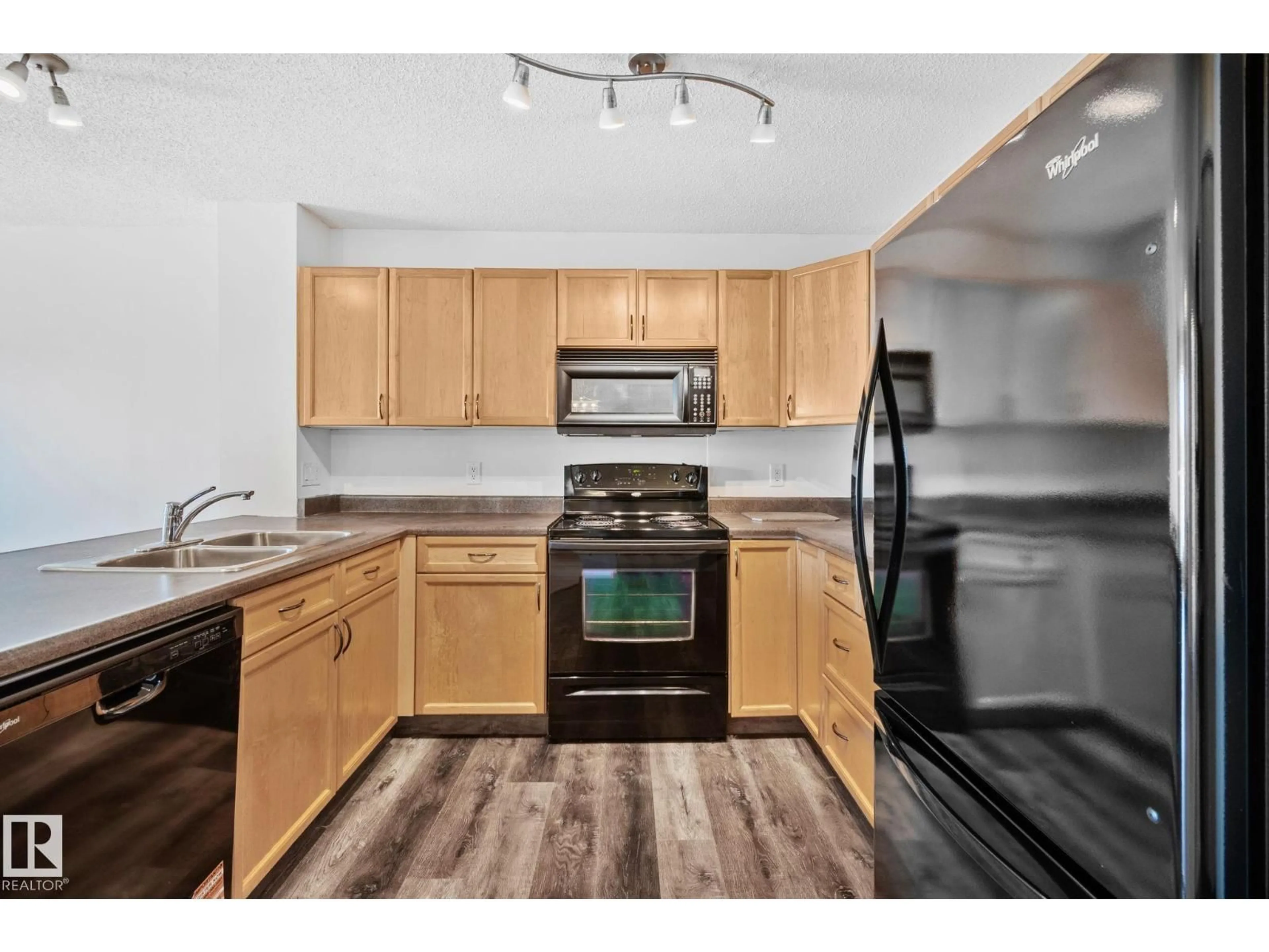 Standard kitchen, unknown for 207 - 13830 150 AV, Edmonton Alberta T6V1X2