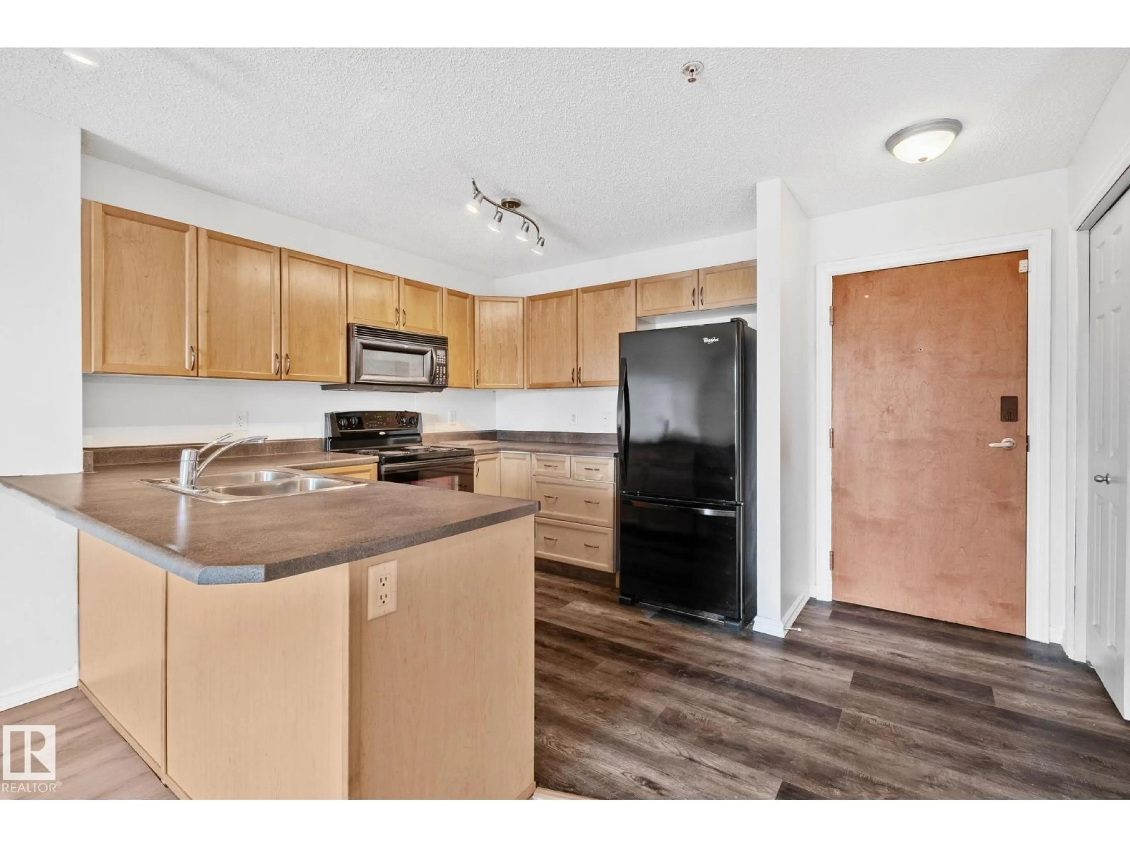 Standard kitchen, unknown for 207 - 13830 150 AV, Edmonton Alberta T6V1X2