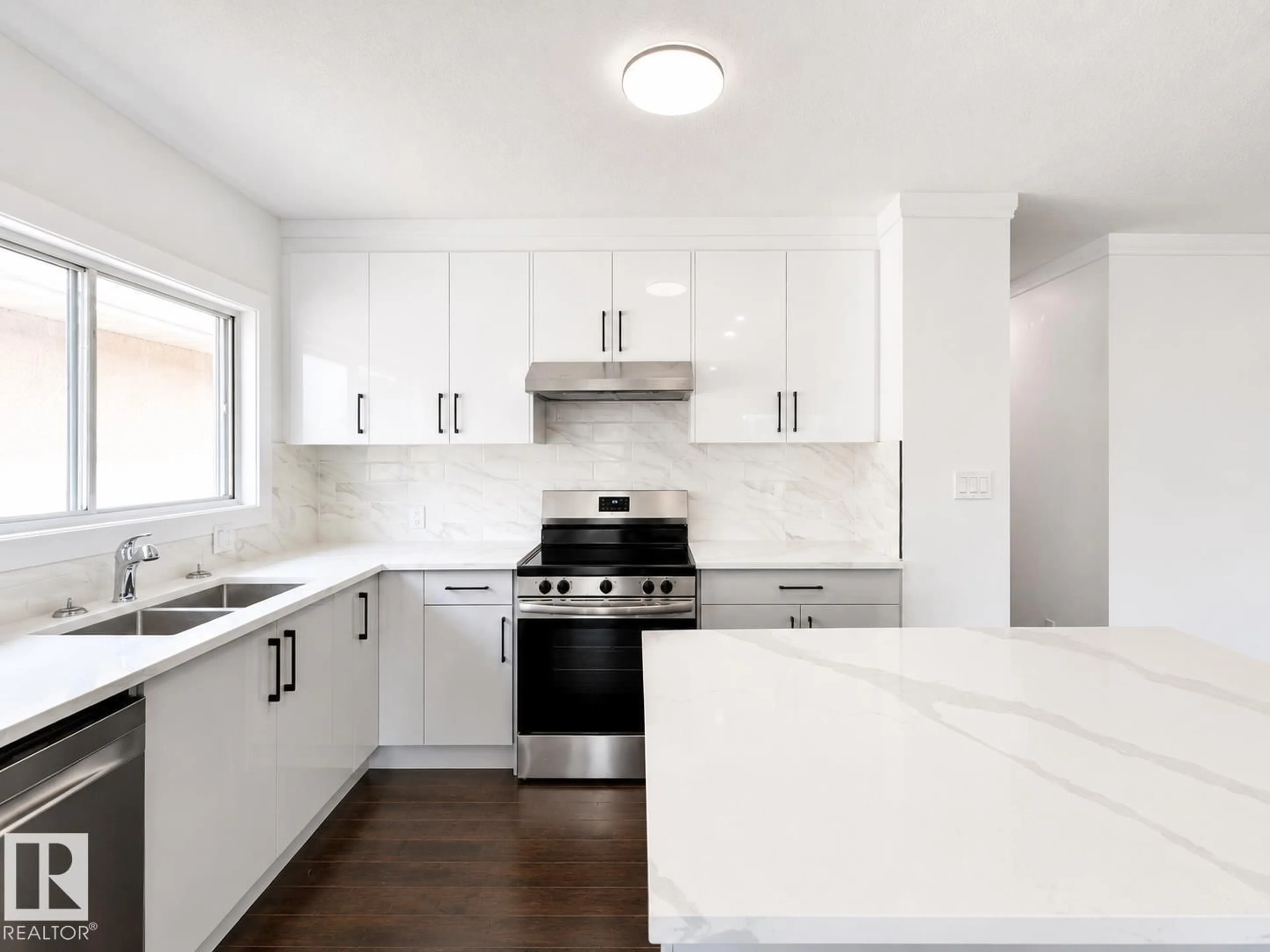 Unknown for NW - 11545 95 ST, Edmonton Alberta T5G1L5