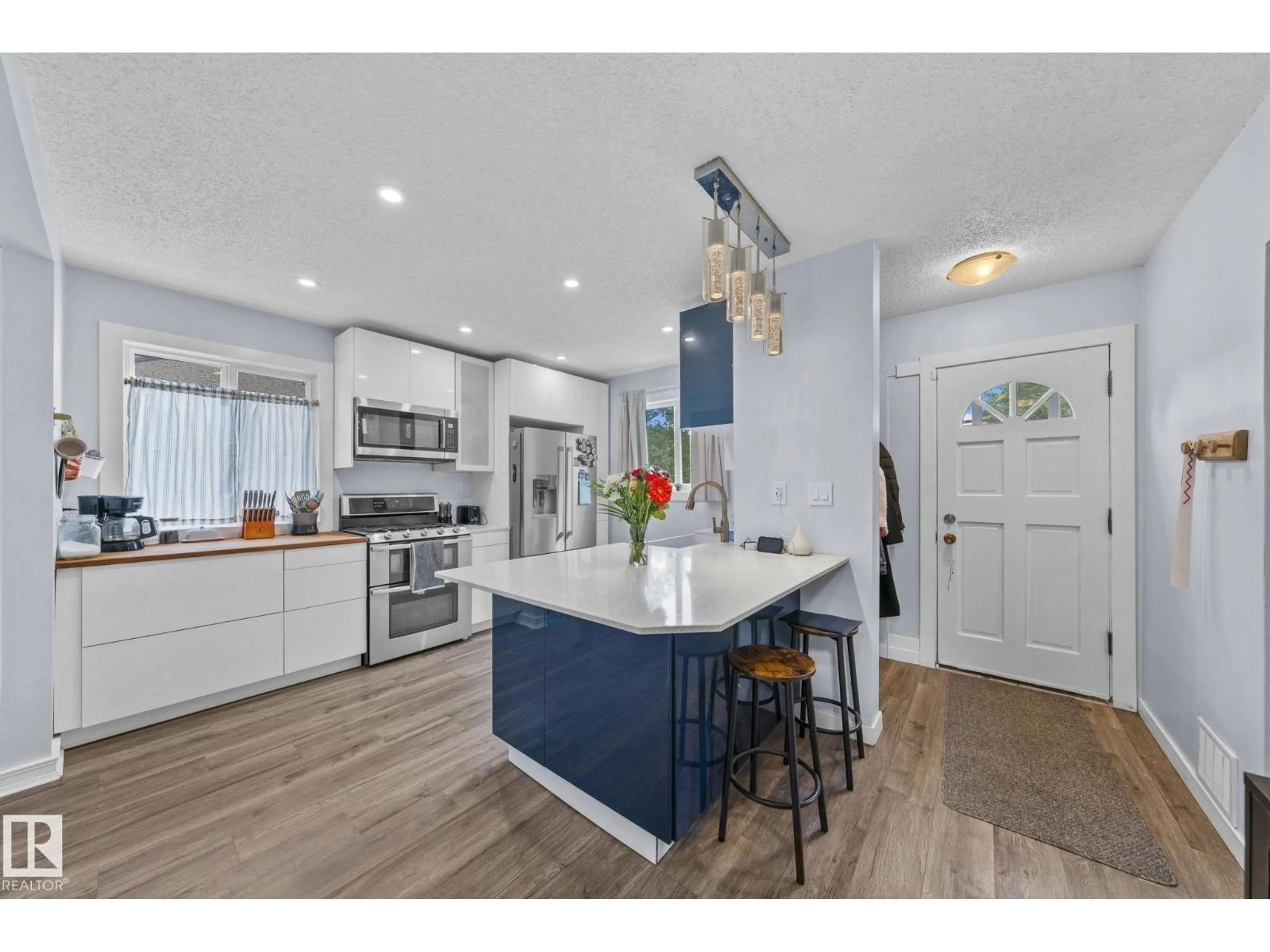 Open concept kitchen, unknown for 13631 122 AV, Edmonton Alberta T5L2W1