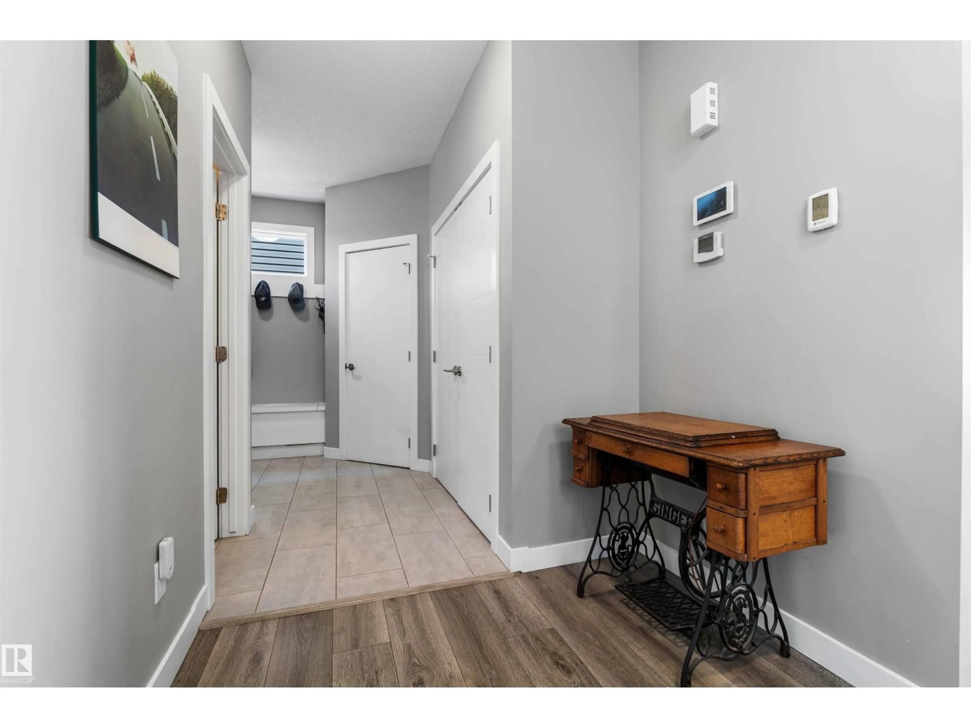 Indoor entryway for 524 MCDONOUGH WY, Edmonton Alberta T5Y0P3