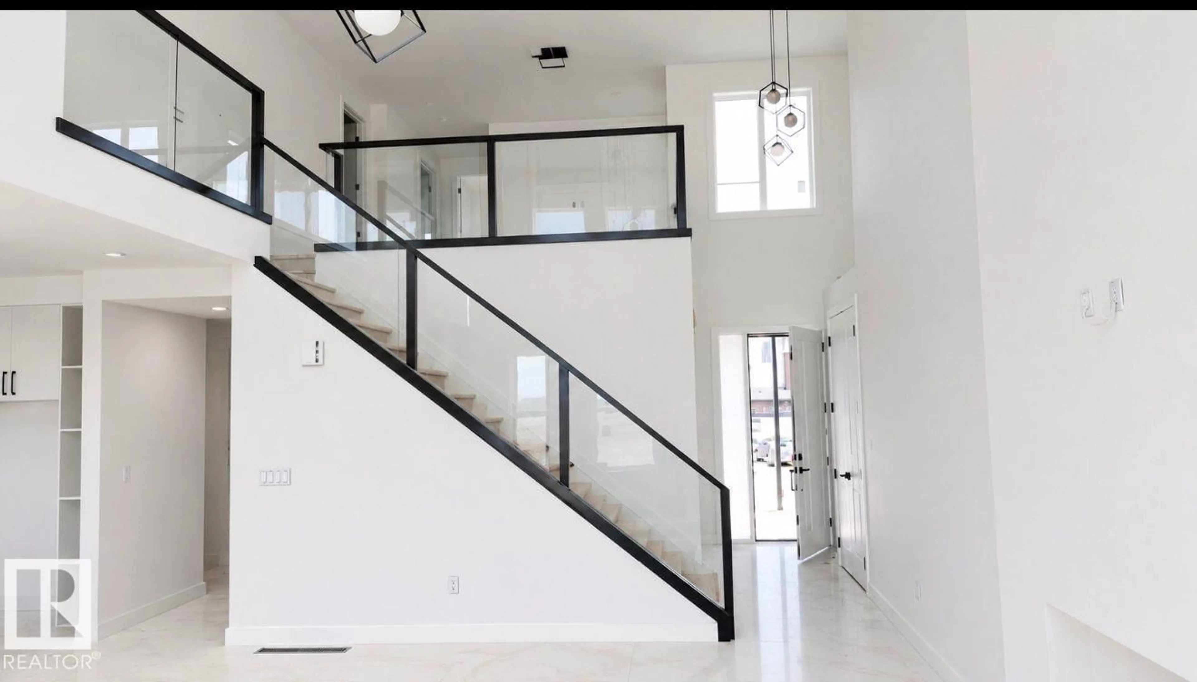 Indoor foyer for 2565 64 AVE, Rural Leduc County Alberta T4X0H6