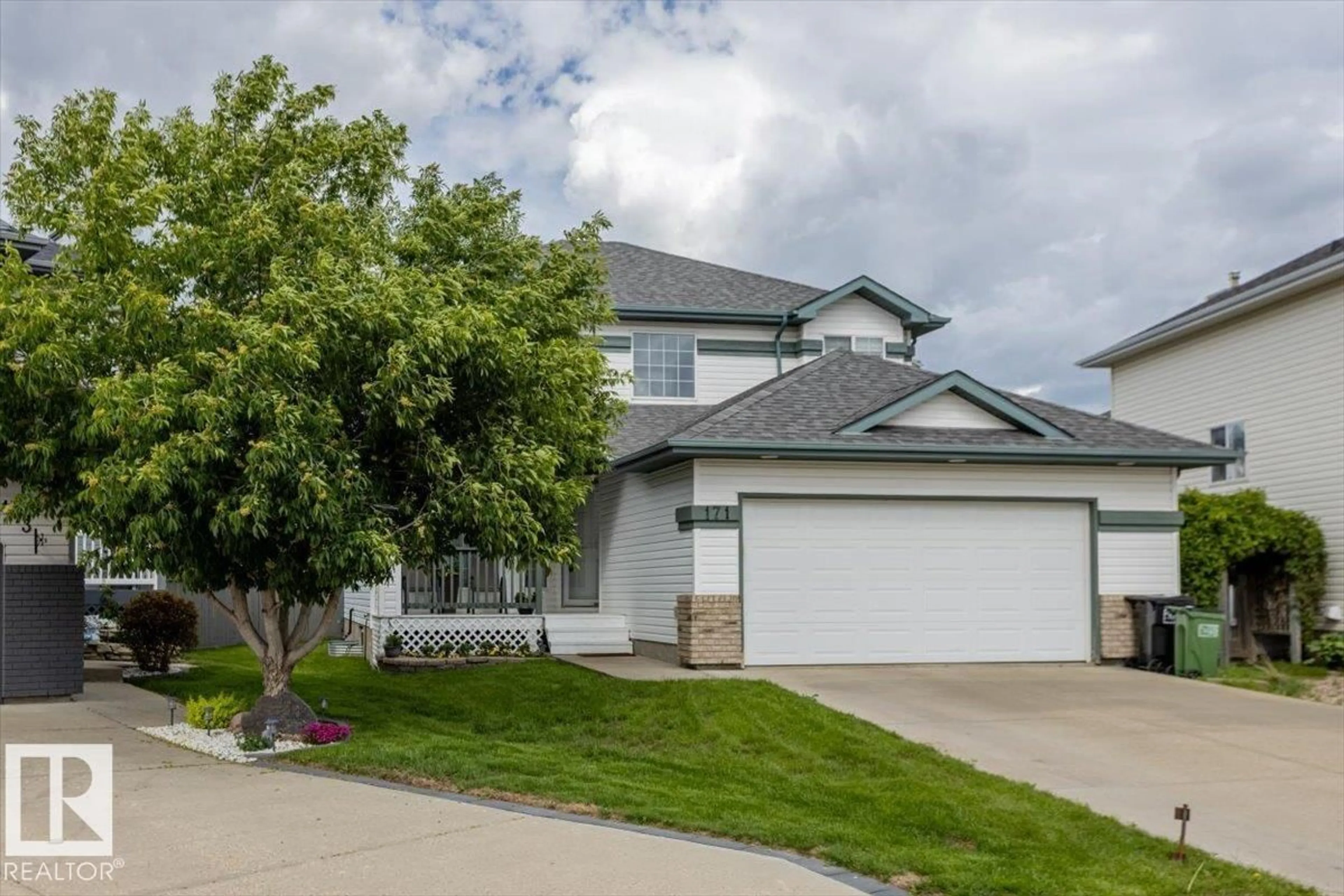Home with vinyl exterior material, street for 171 COTE CR, Edmonton Alberta T6V1L4