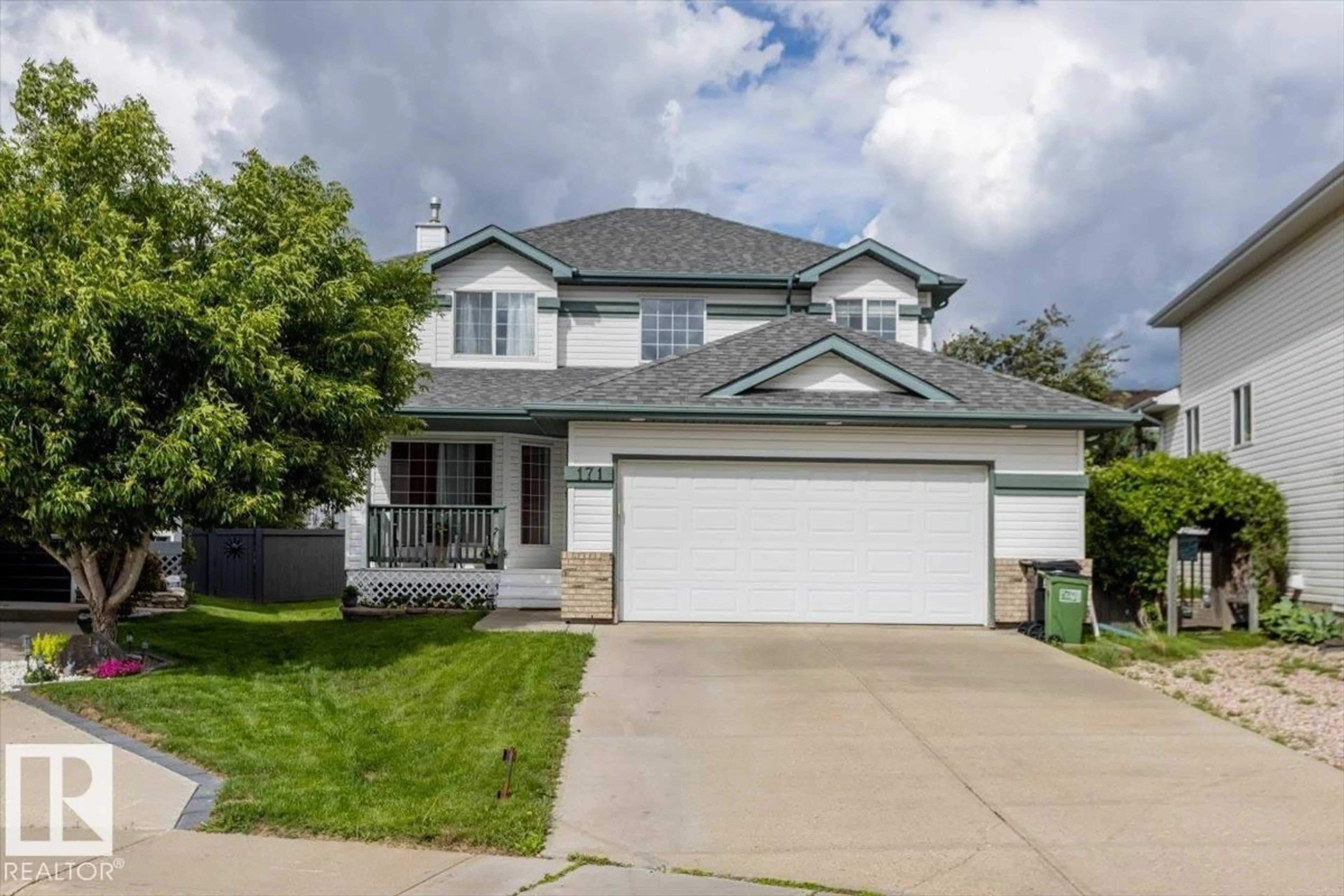 Home with vinyl exterior material, street for 171 COTE CR, Edmonton Alberta T6V1L4