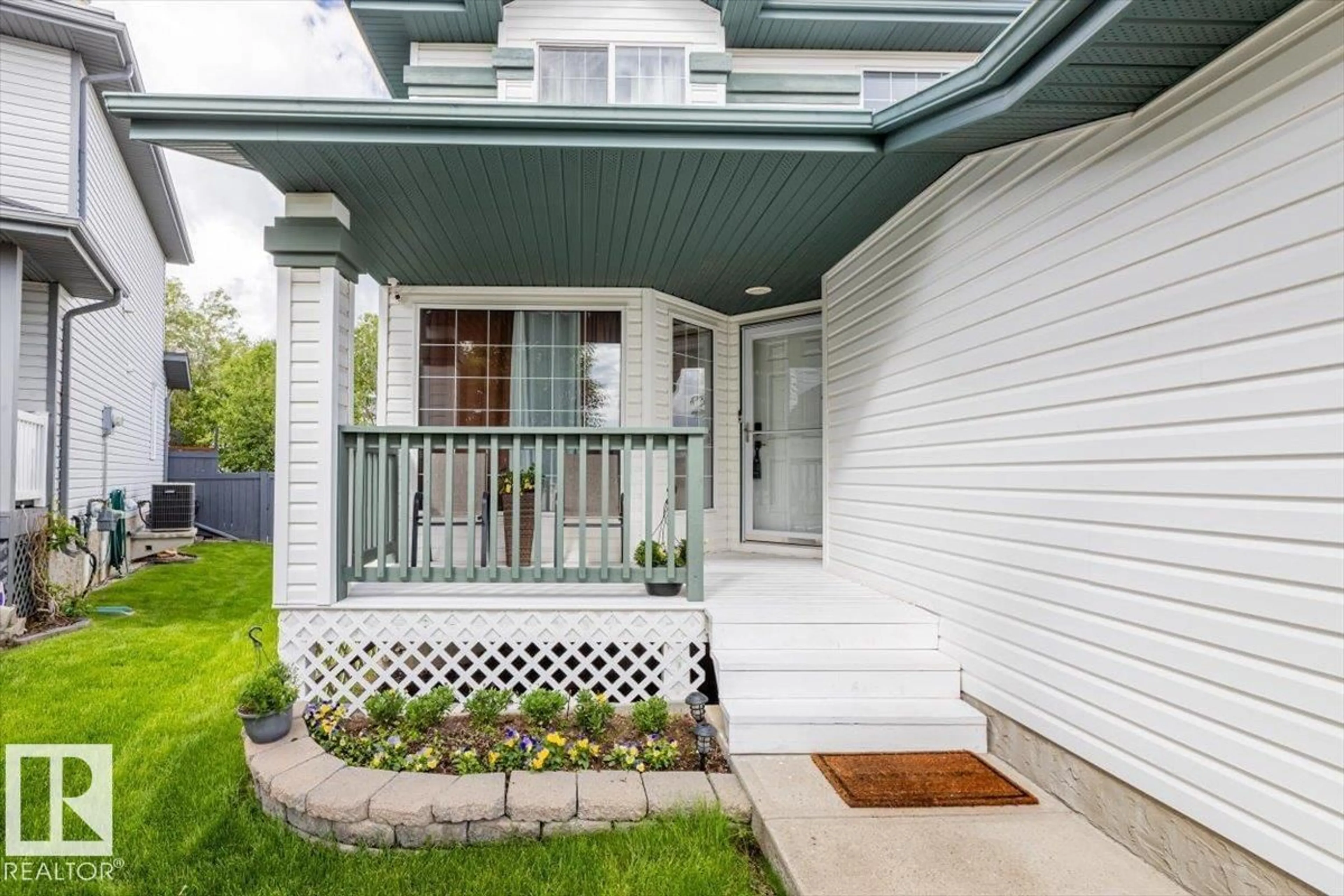 Home with vinyl exterior material, street for 171 COTE CR, Edmonton Alberta T6V1L4