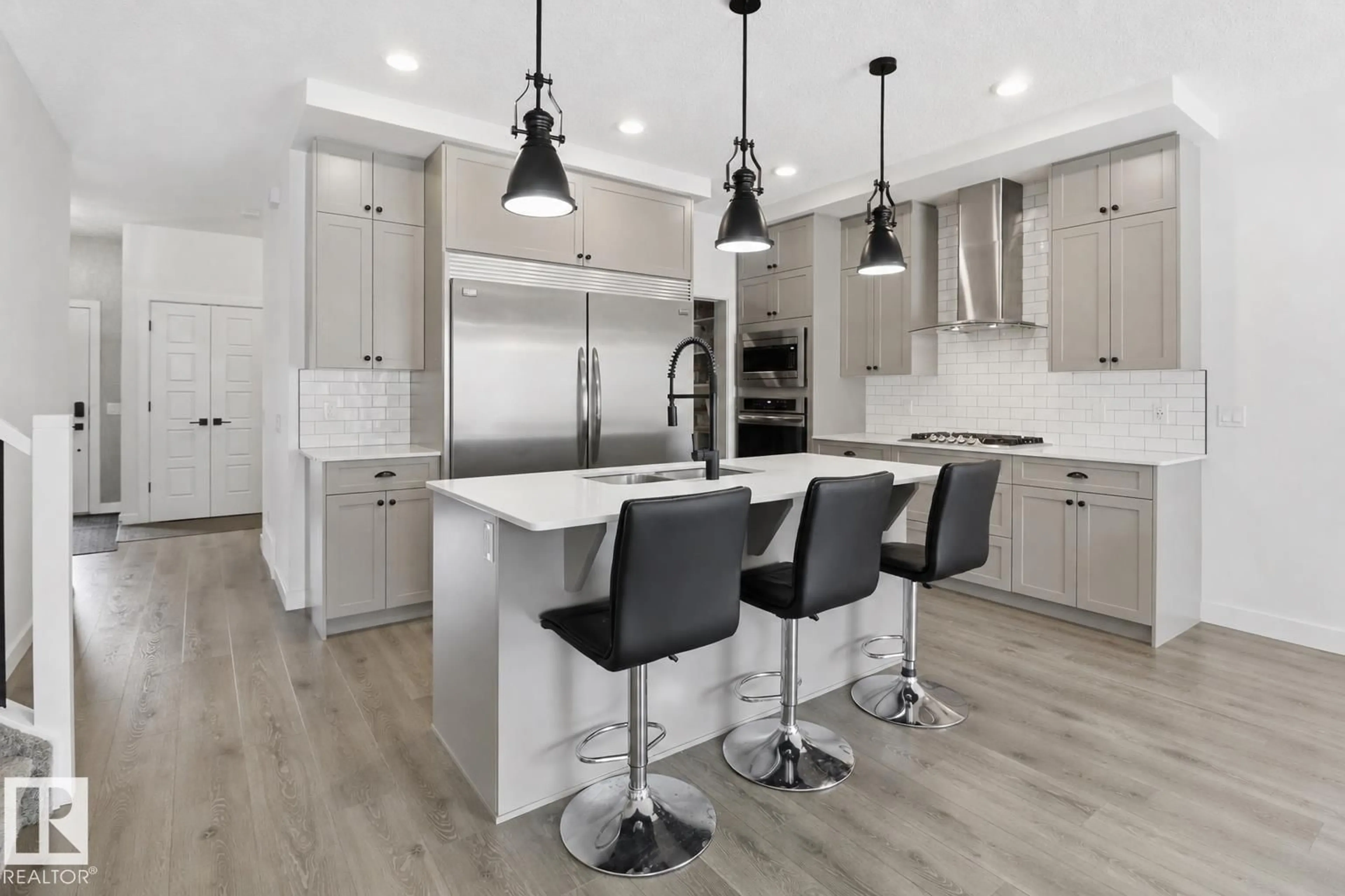 Contemporary kitchen, unknown for 3234 CHERNOWSKI WY, Edmonton Alberta T6W4G4