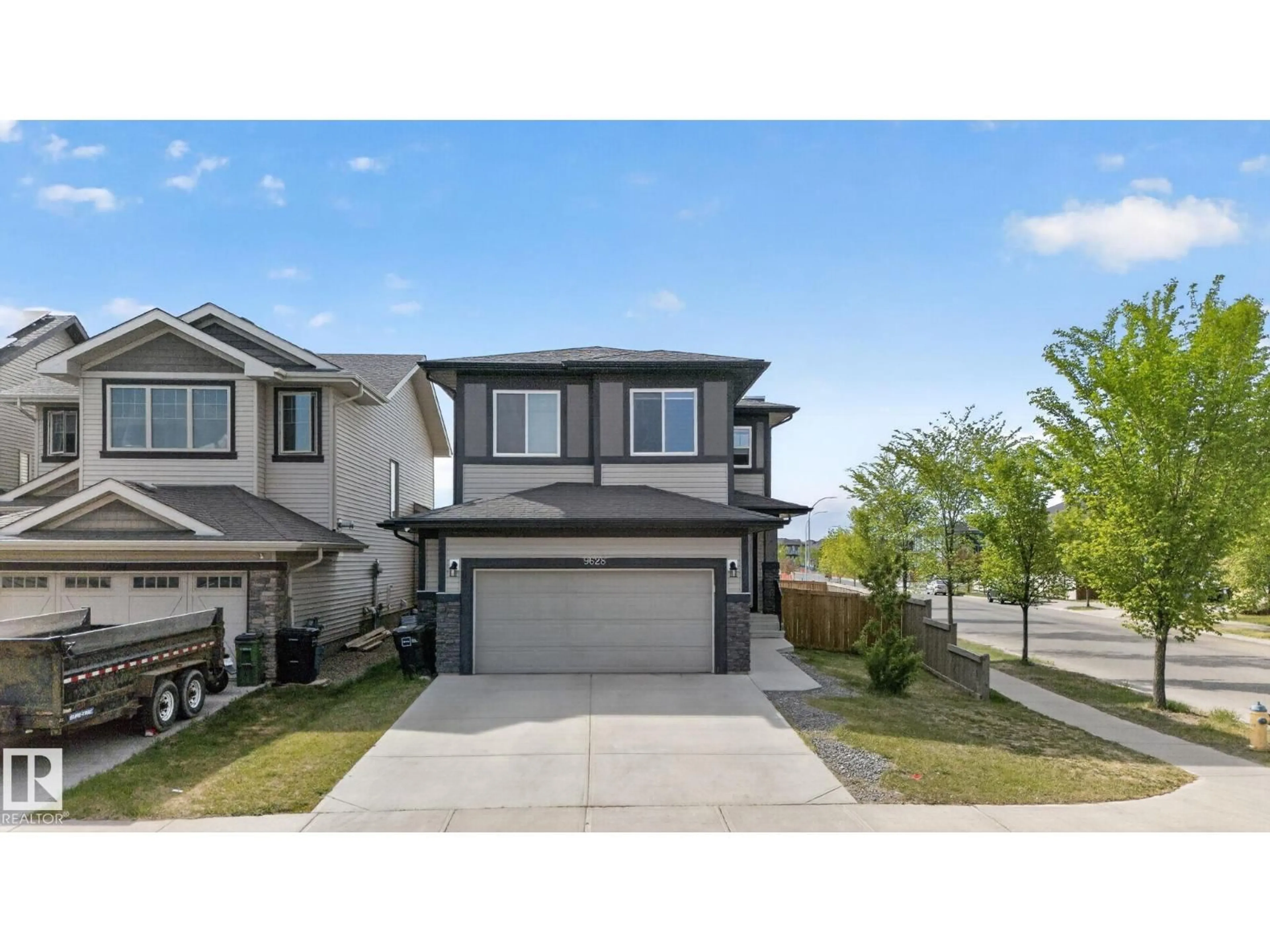 Unknown for NW - 9628 221 ST, Edmonton Alberta T5T4N7