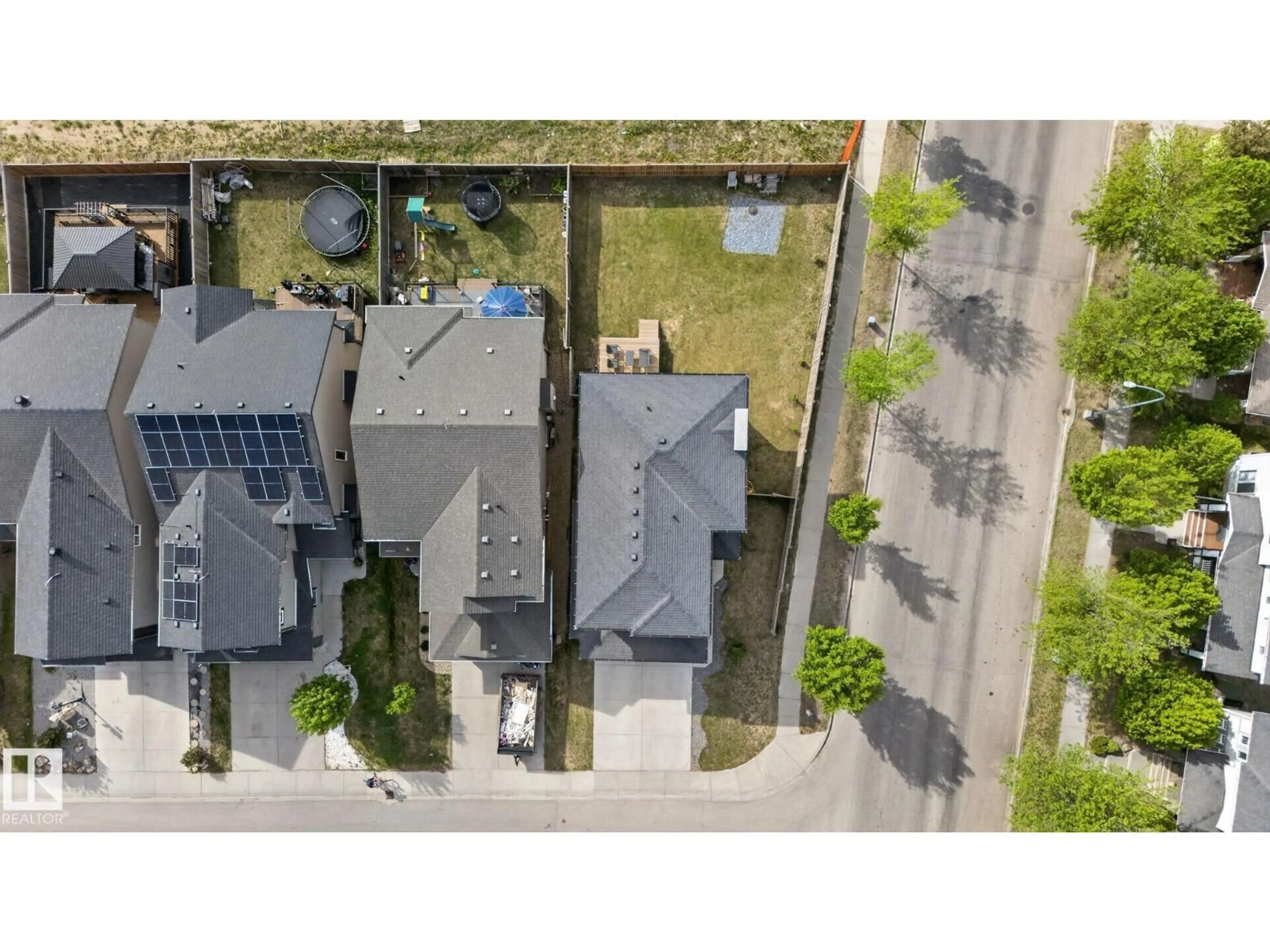 A pic from outside/outdoor area/front of a property/back of a property/a pic from drone, street for NW - 9628 221 ST, Edmonton Alberta T5T4N7