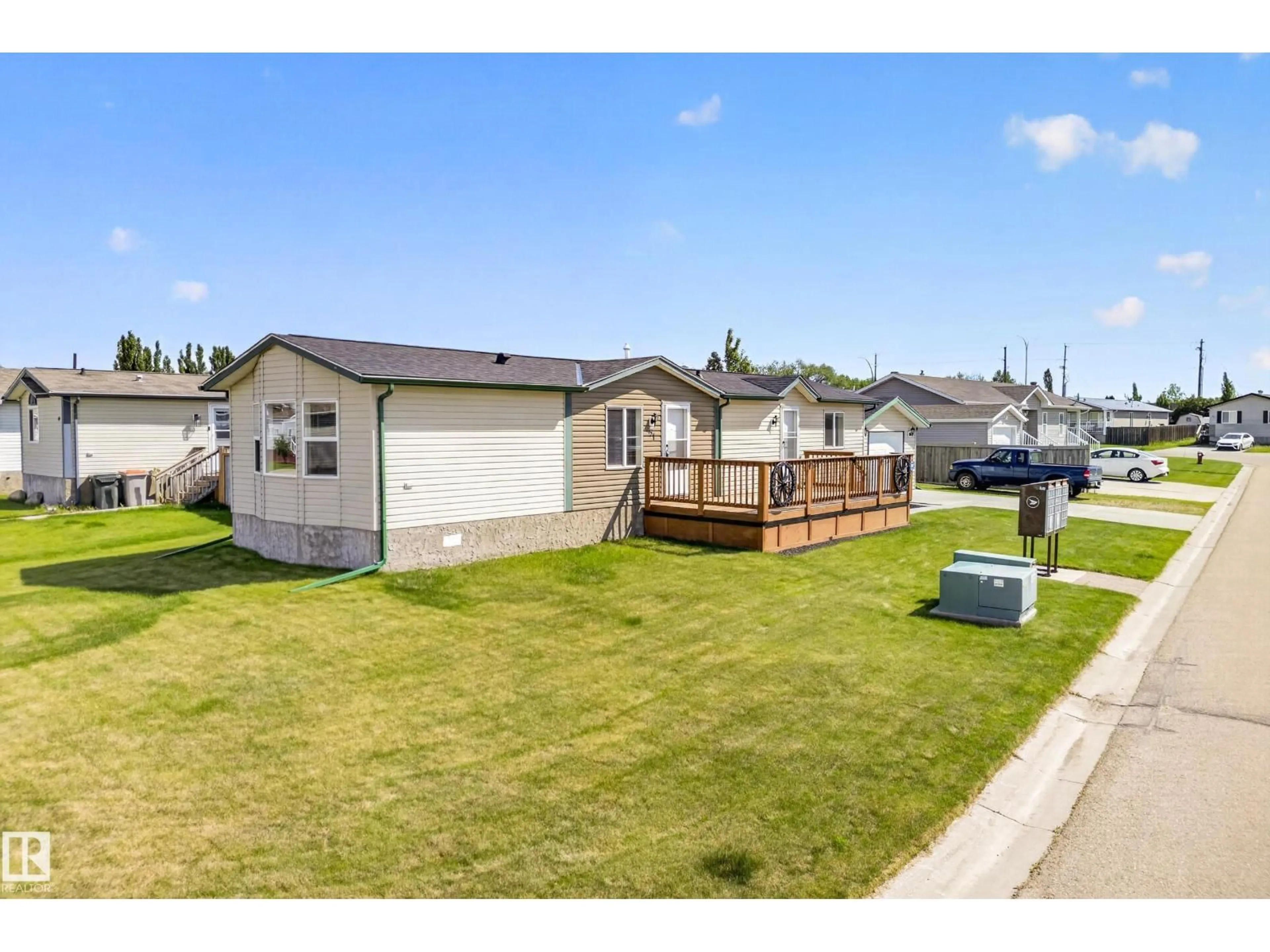 A pic from outside/outdoor area/front of a property/back of a property/a pic from drone, unknown for 51 JUTLAND CR, Stony Plain Alberta T7Z0A3