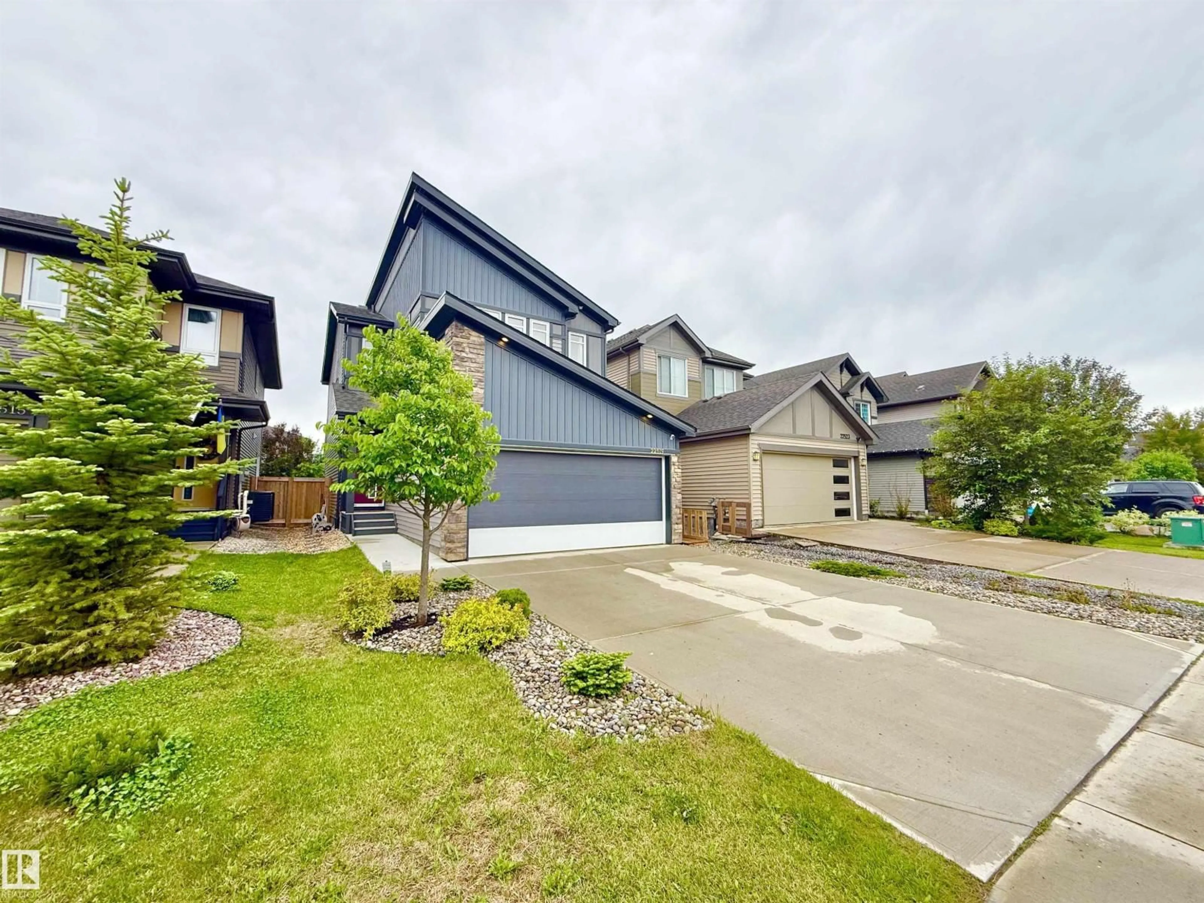 A pic from outside/outdoor area/front of a property/back of a property/a pic from drone, street for NW - 22519 96 AV, Edmonton Alberta T5T7K5