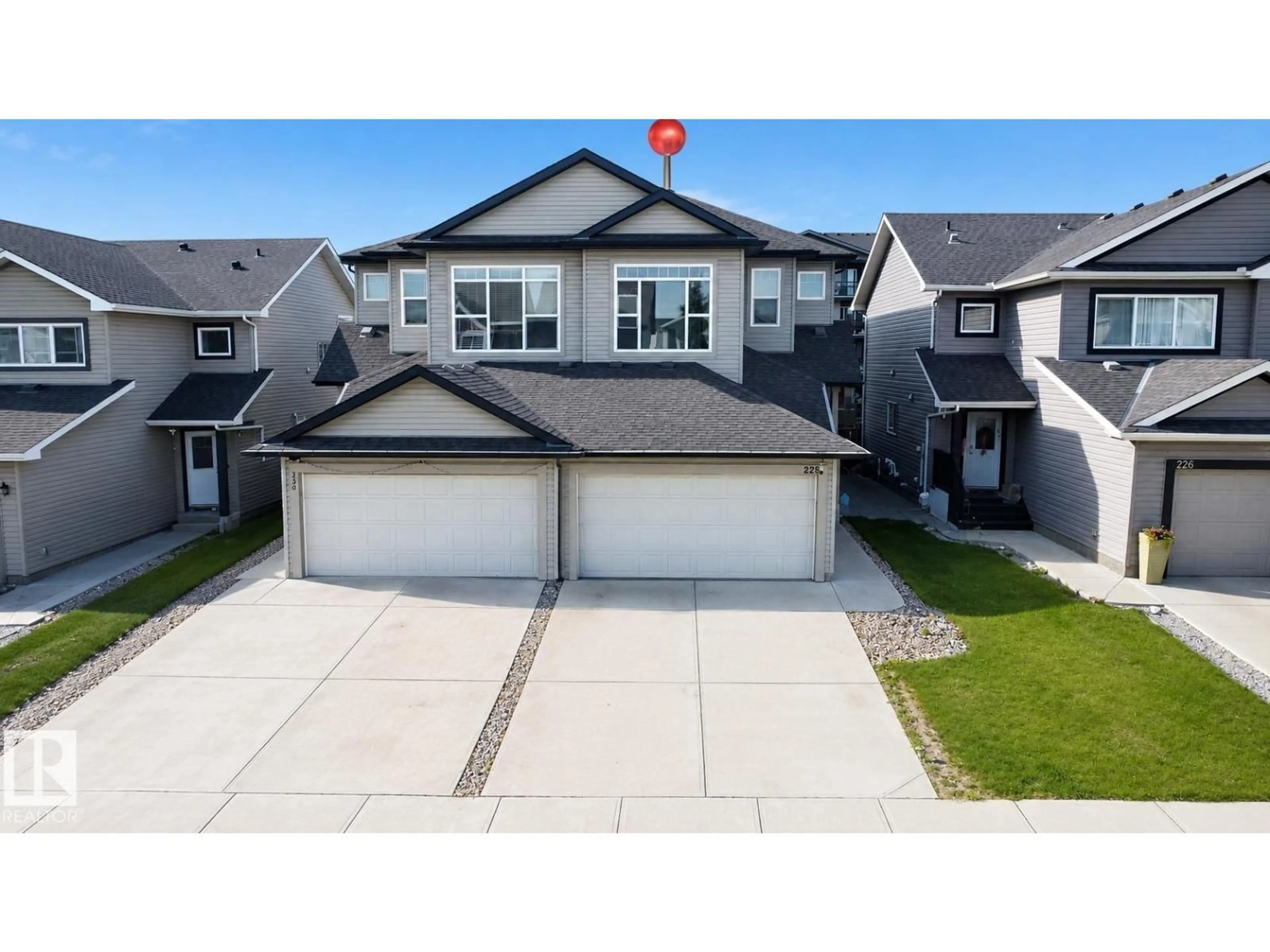 A pic from outside/outdoor area/front of a property/back of a property/a pic from drone, street for 228 42 AV, Edmonton Alberta T6T2C8