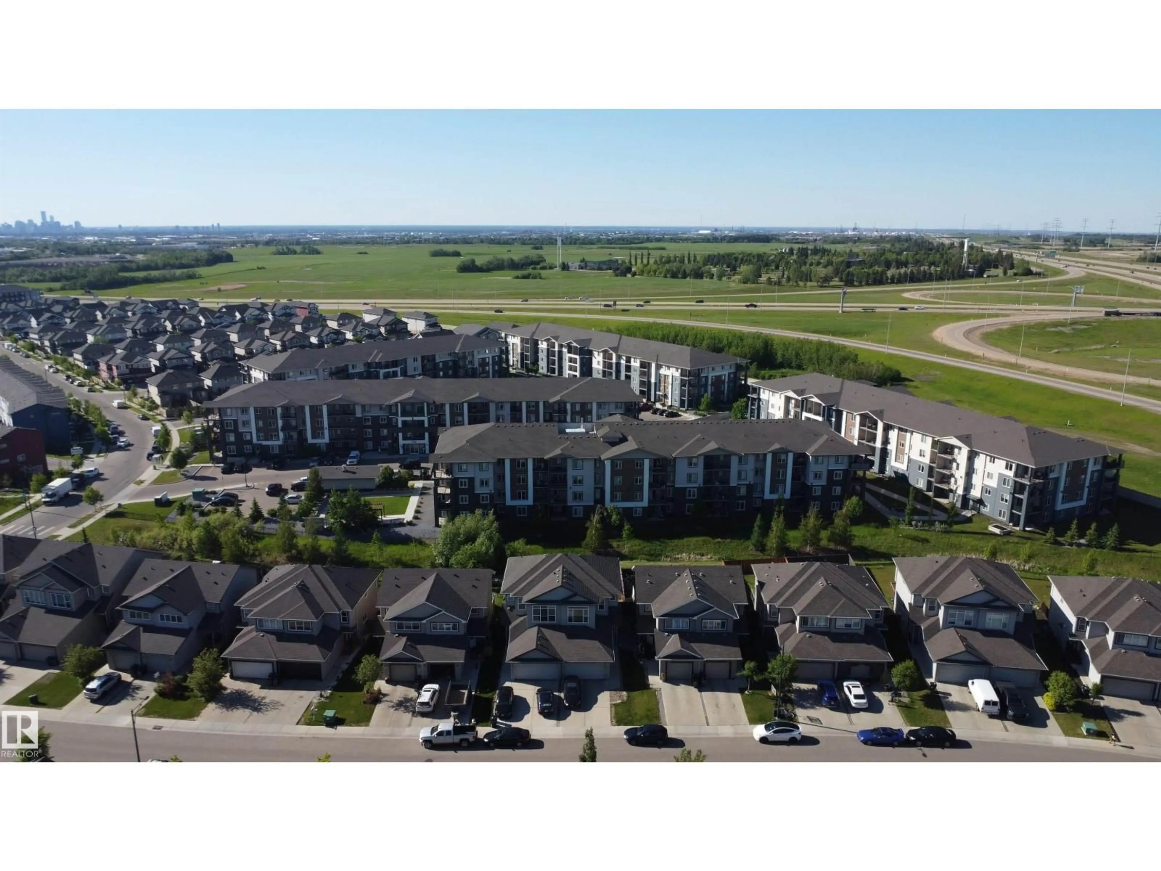 A pic from outside/outdoor area/front of a property/back of a property/a pic from drone, unknown for 228 42 AV, Edmonton Alberta T6T2C8