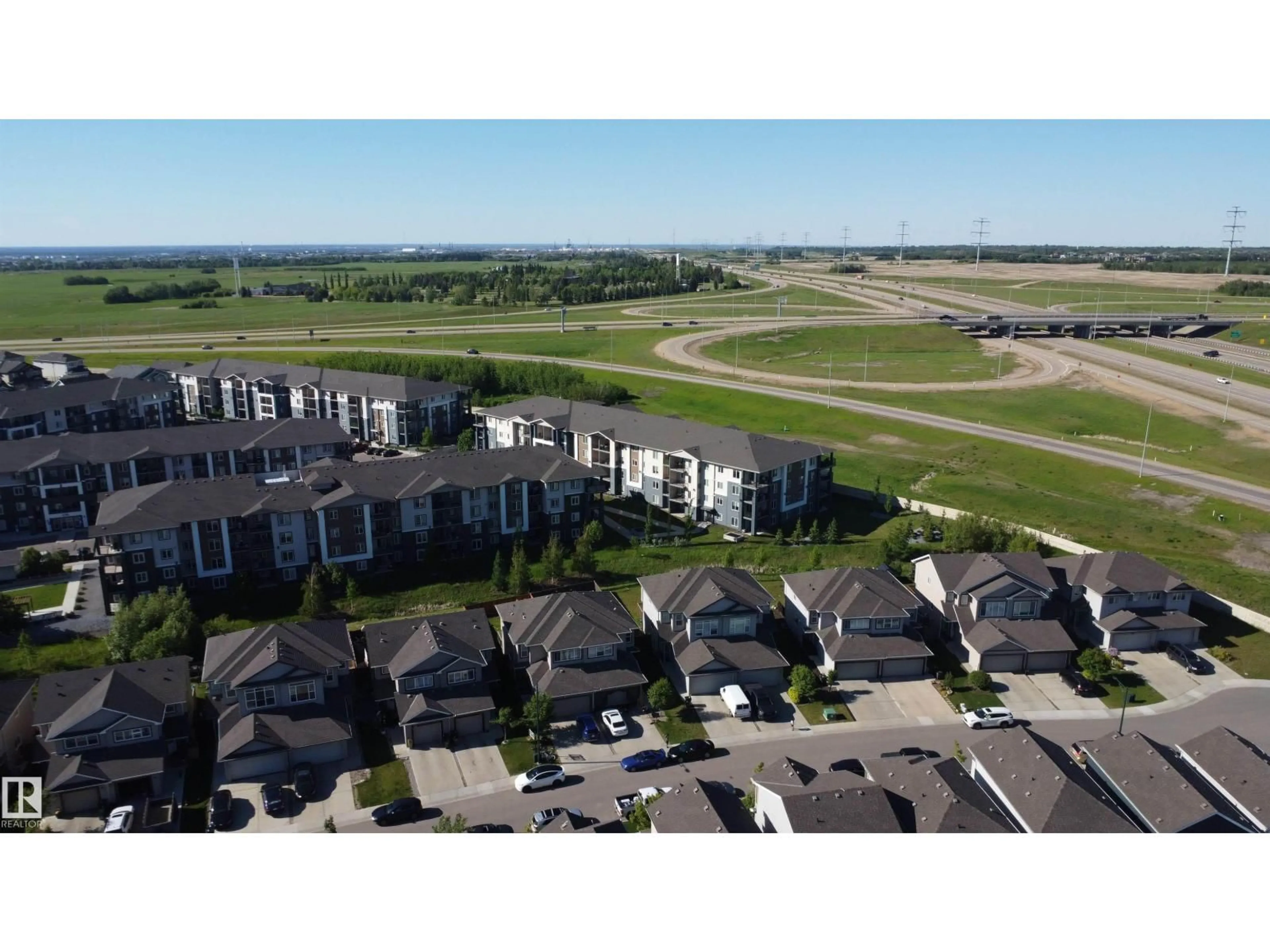 A pic from outside/outdoor area/front of a property/back of a property/a pic from drone, unknown for 228 42 AV, Edmonton Alberta T6T2C8