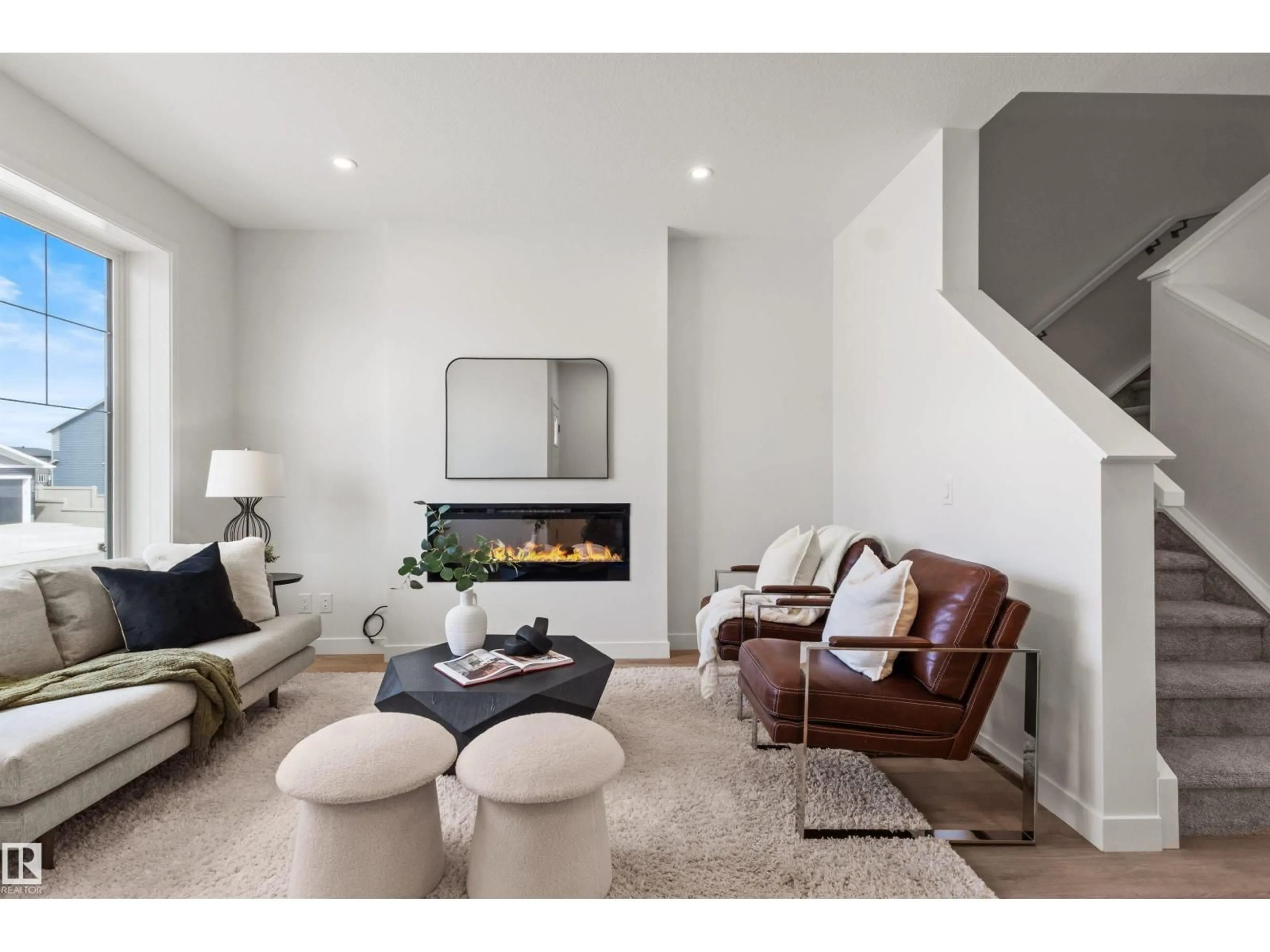 Living room with furniture, unknown for SW - 5749 HAWTHORN CM, Edmonton Alberta T6X3K8