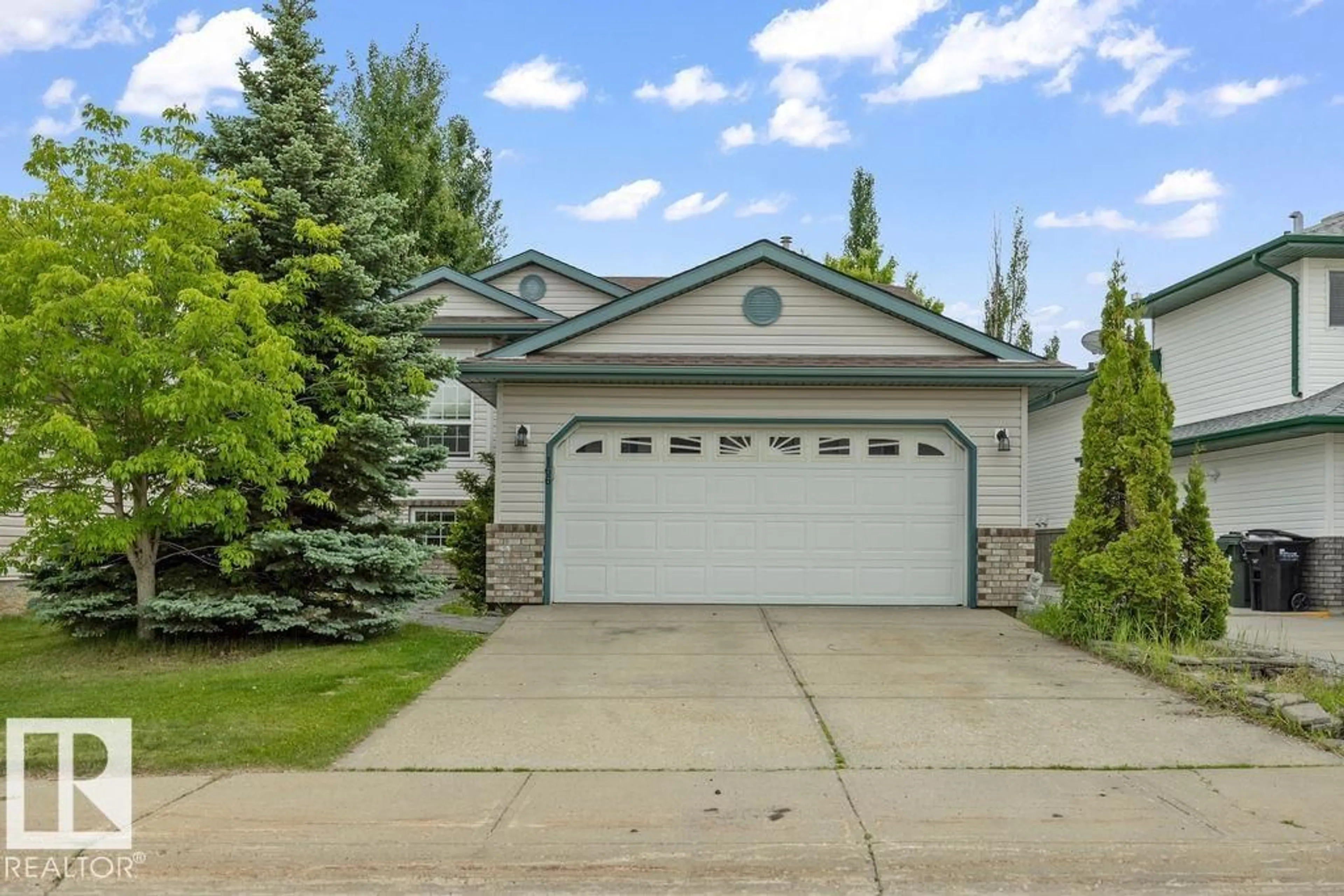 Home with vinyl exterior material, street for 166 FOXBORO PL, Sherwood Park Alberta T8A5Y6