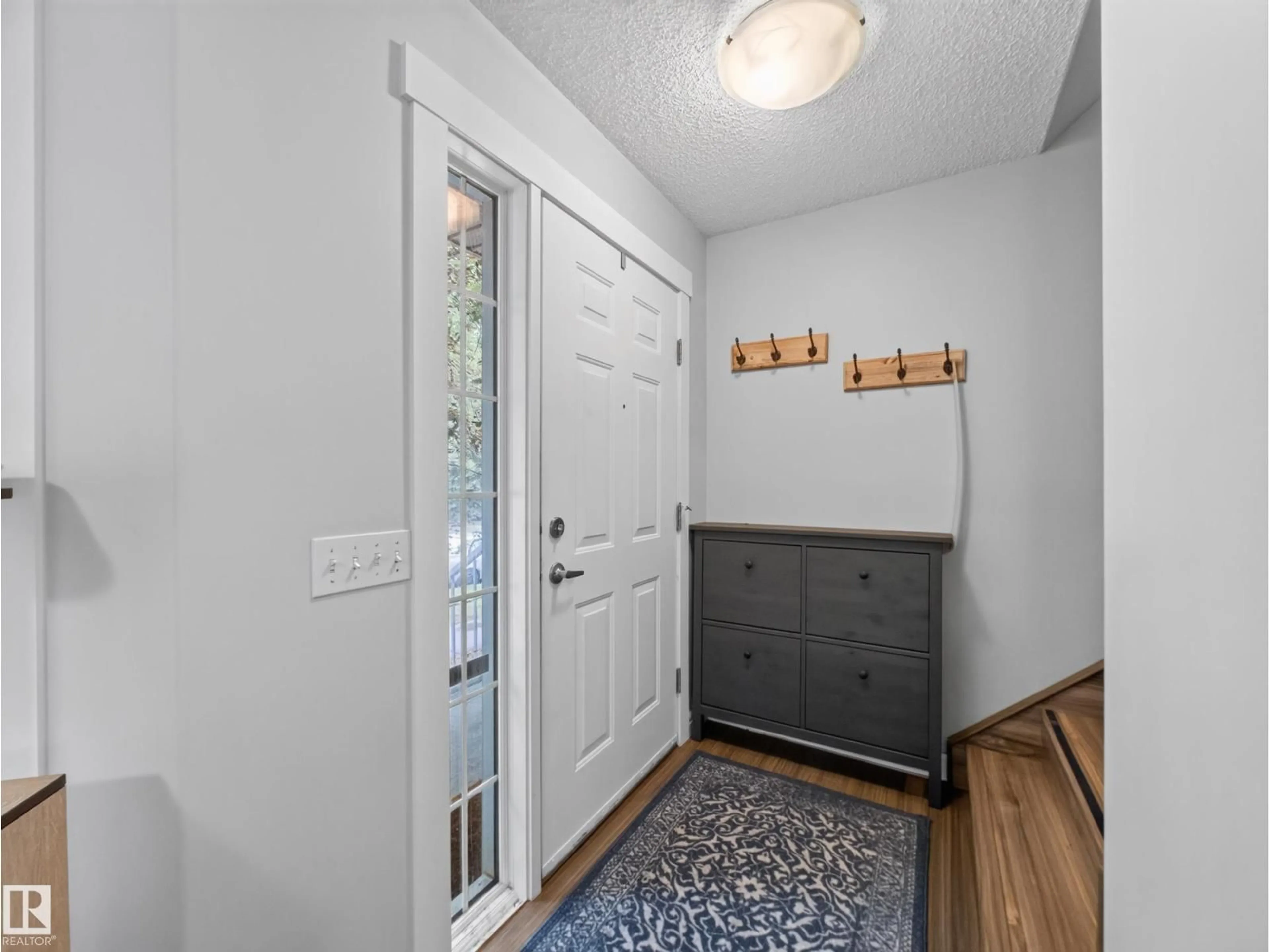Indoor entryway for NW NW - 4221 TERWILLEGAR VISTA VS, Edmonton Alberta T6R3J3