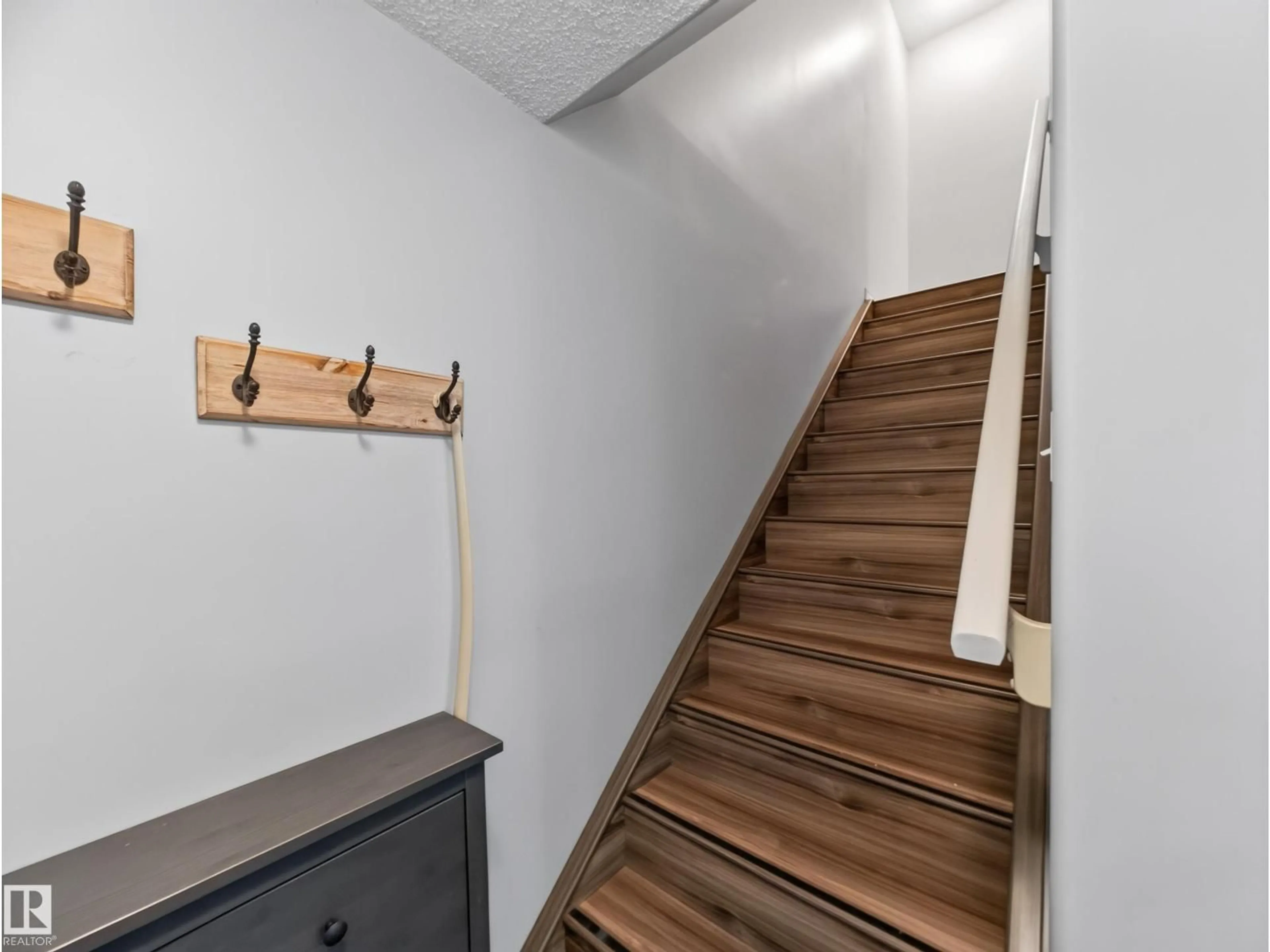 Stairs for NW NW - 4221 TERWILLEGAR VISTA VS, Edmonton Alberta T6R3J3