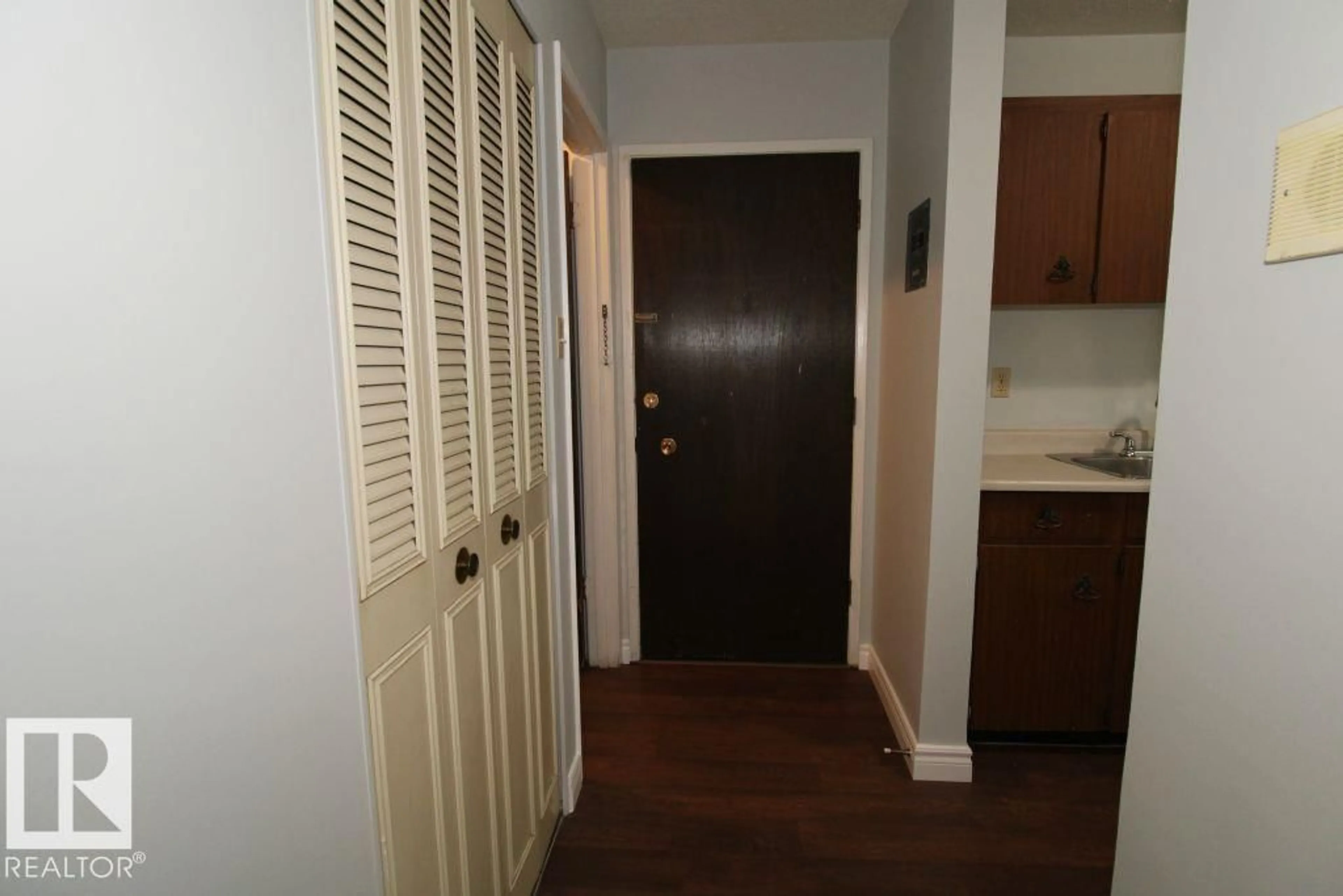 A pic of a room for #305 - 10725 111 ST, Edmonton Alberta T5H3G2