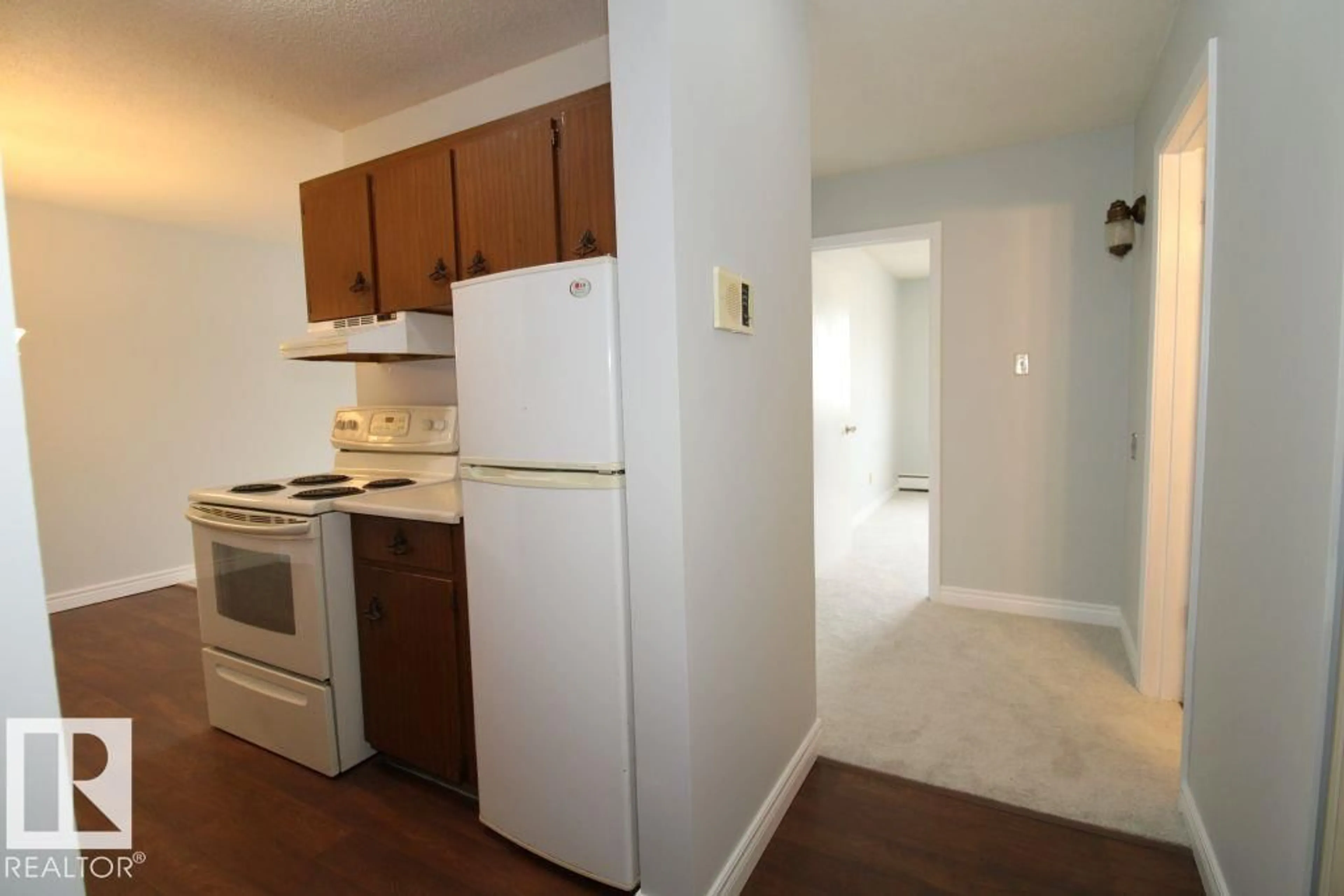 Standard kitchen, unknown for #305 - 10725 111 ST, Edmonton Alberta T5H3G2