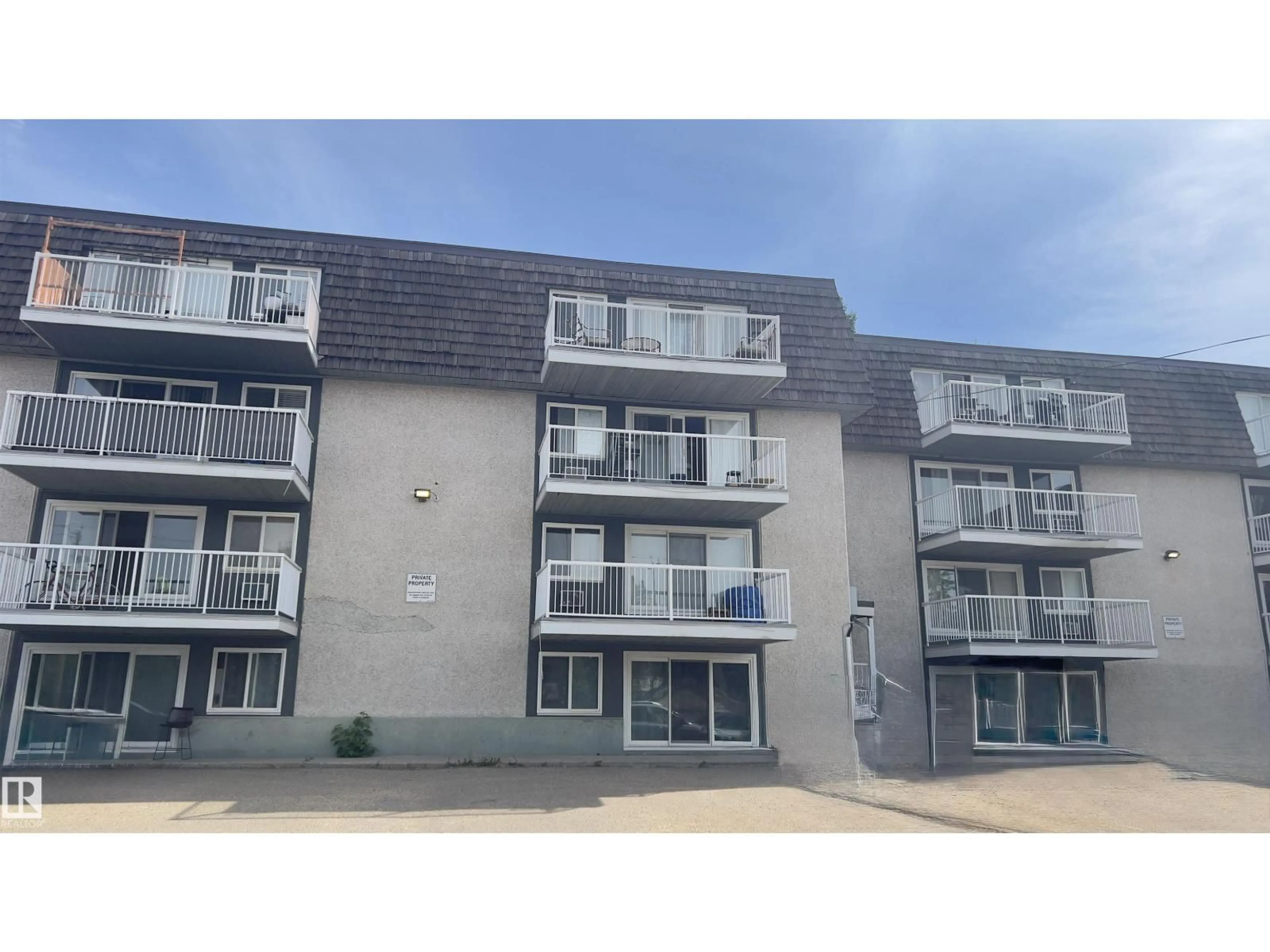 A pic from outside/outdoor area/front of a property/back of a property/a pic from drone, building for 311 - 8604 GATEWAY BV, Edmonton Alberta T6C1A7