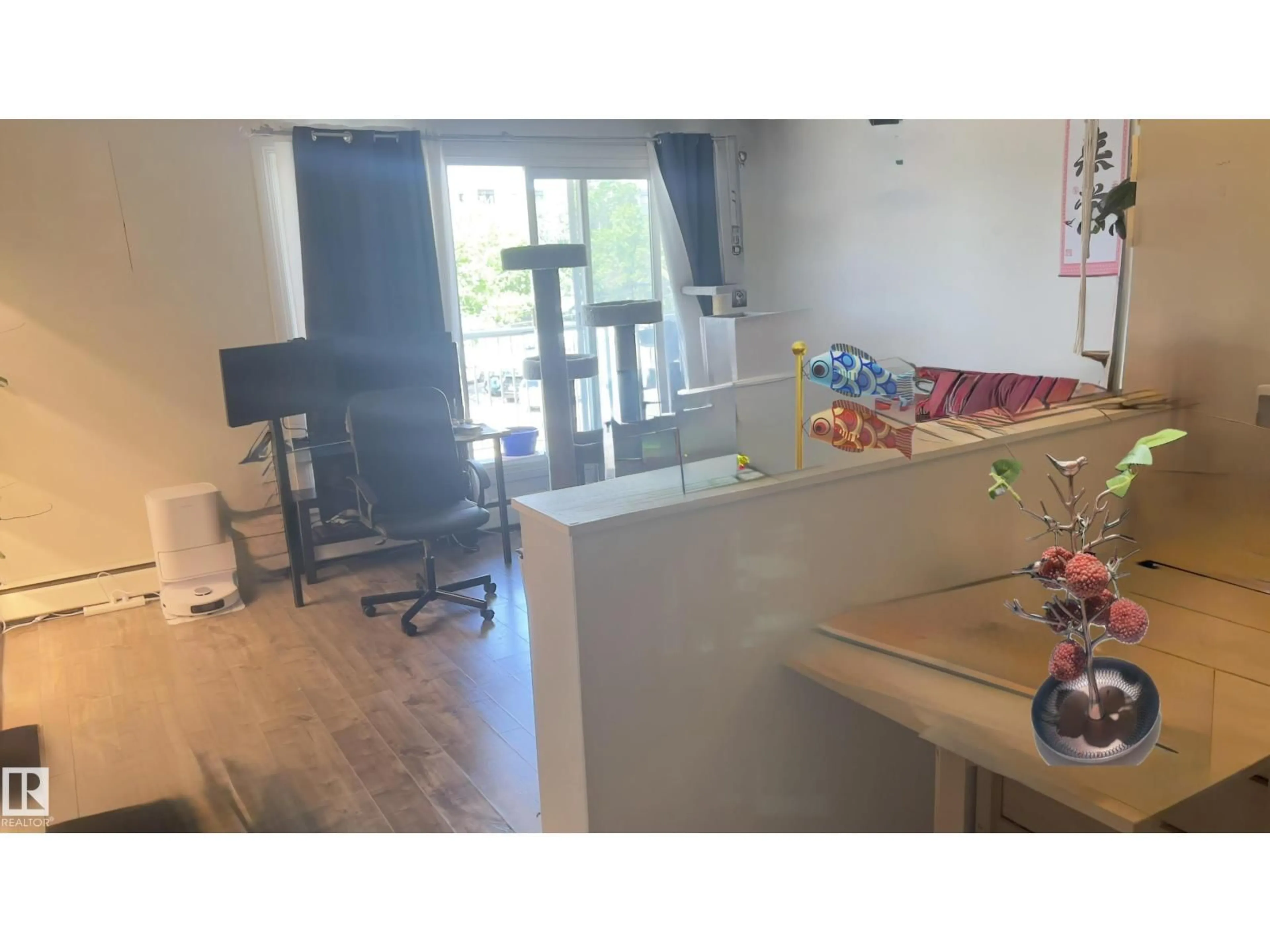 A pic of a room for 311 - 8604 GATEWAY BV, Edmonton Alberta T6C1A7