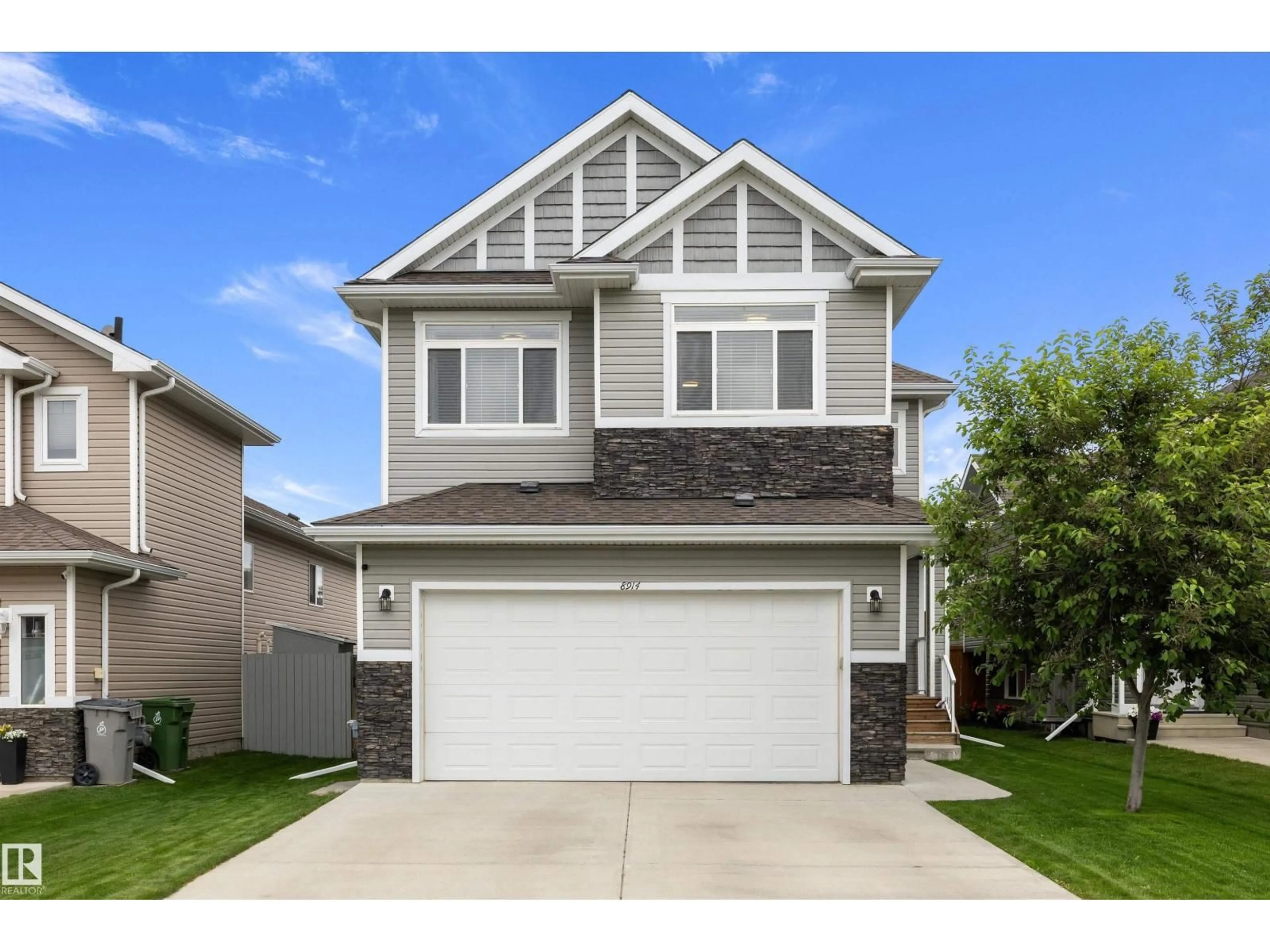 Home with vinyl exterior material, street for 8914 97A, Morinville Alberta T8R2N6