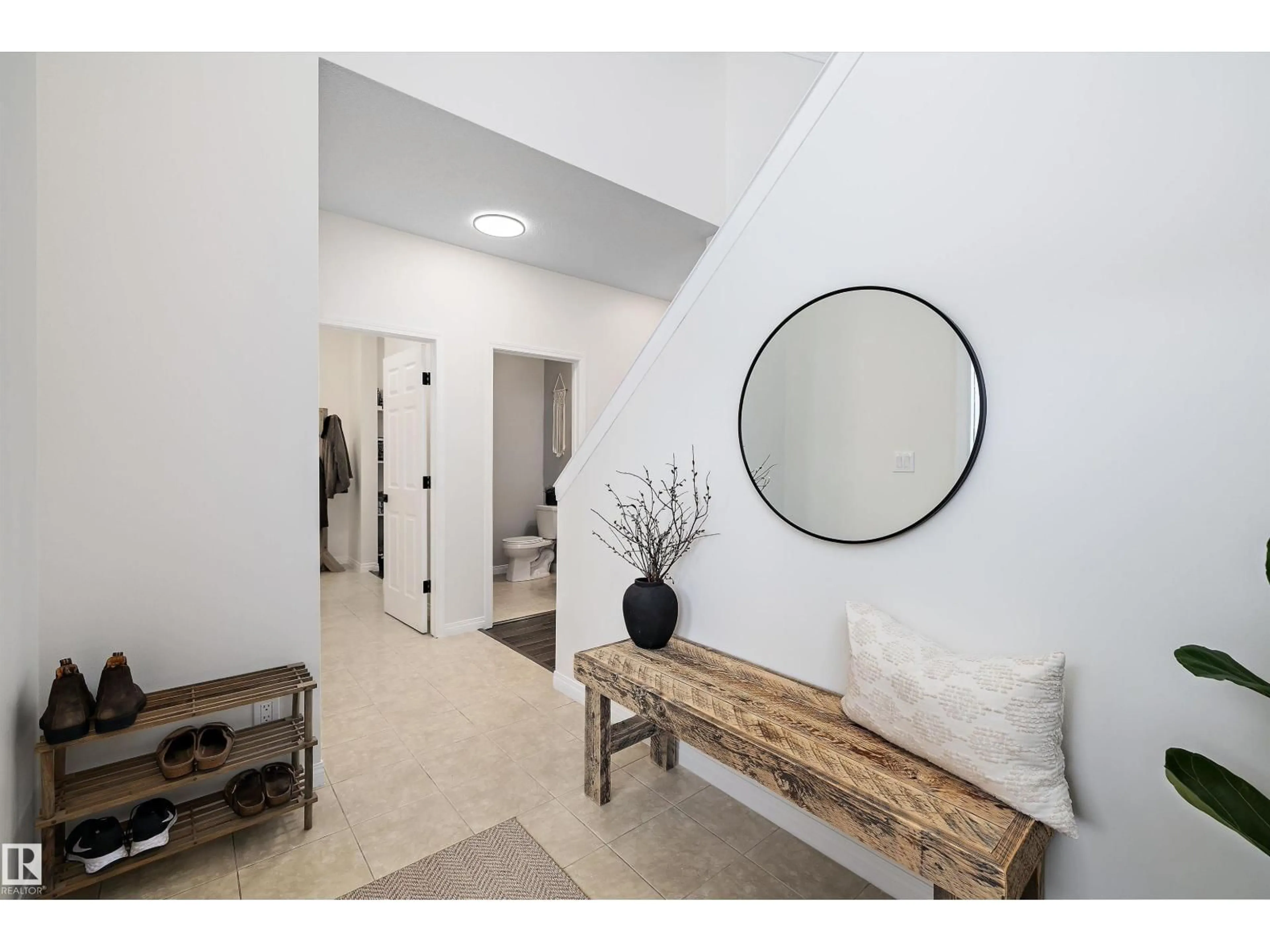 Indoor entryway for 8914 97A, Morinville Alberta T8R2N6