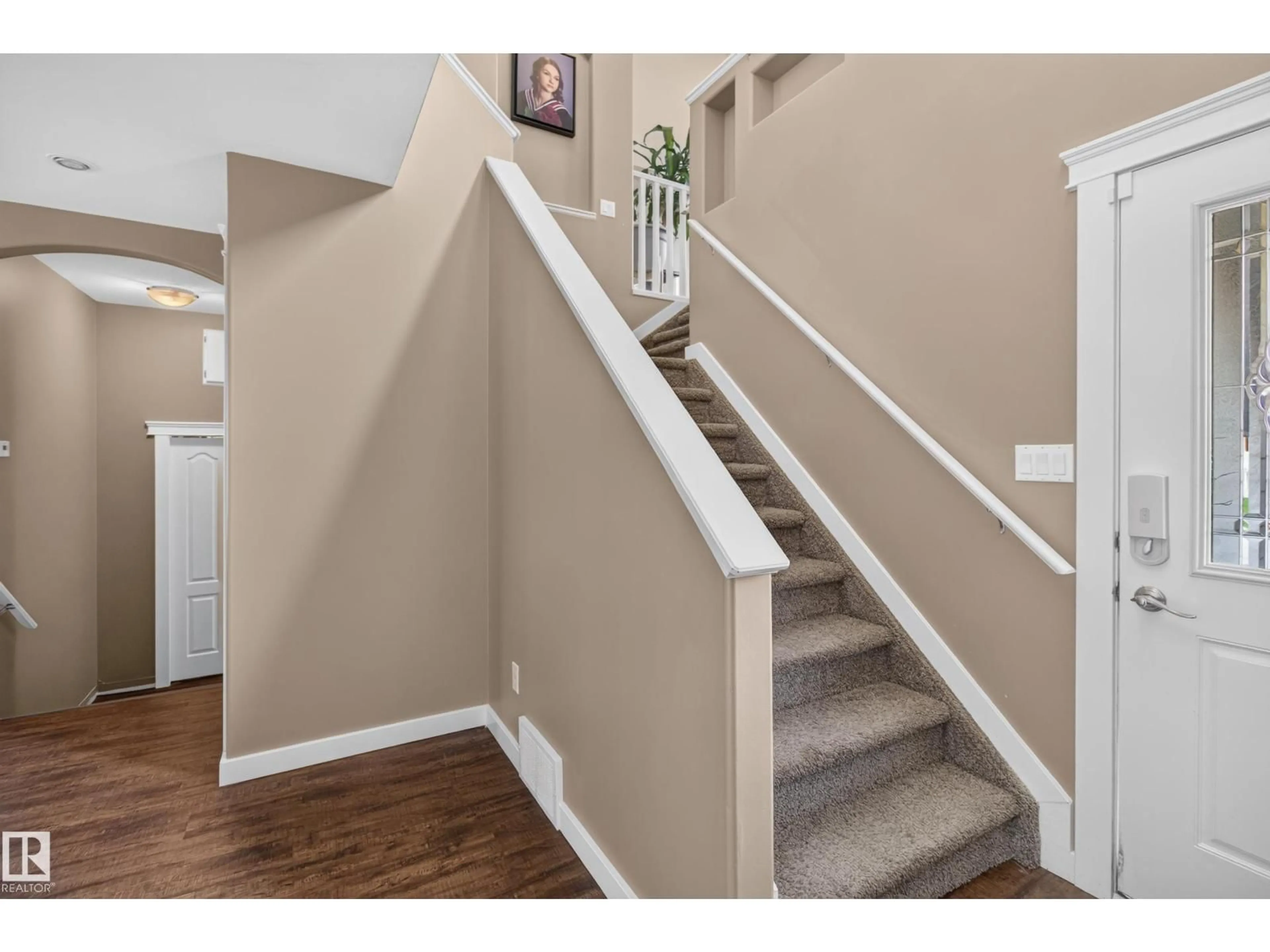 Stairs for 21 SPRUCE RIDGE DR, Spruce Grove Alberta T7X4M8