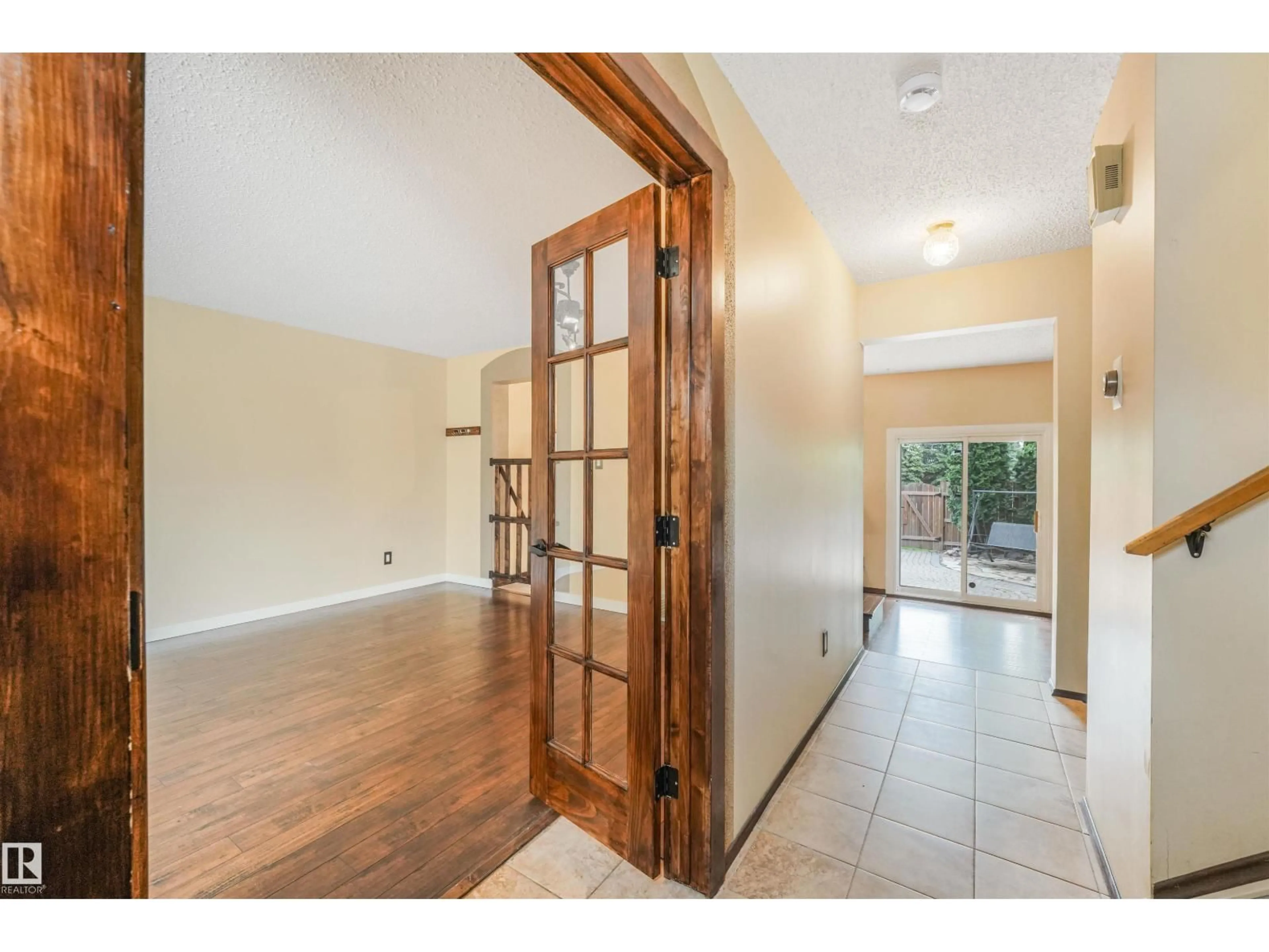 Indoor entryway for 2921 130 AV, Edmonton Alberta T5A3M1